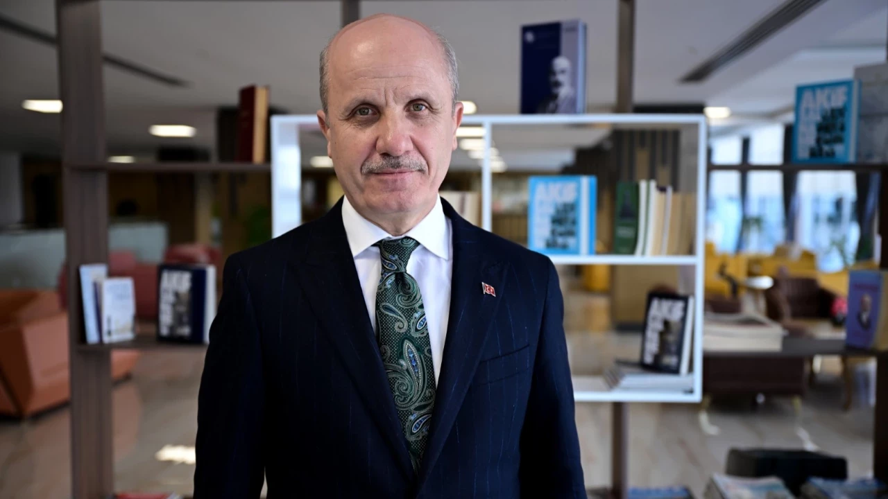Üniversiteler için yeni dönem! YÖK Başkanı Erol Özvar 10 rektörle Pakistan’a gidiyor