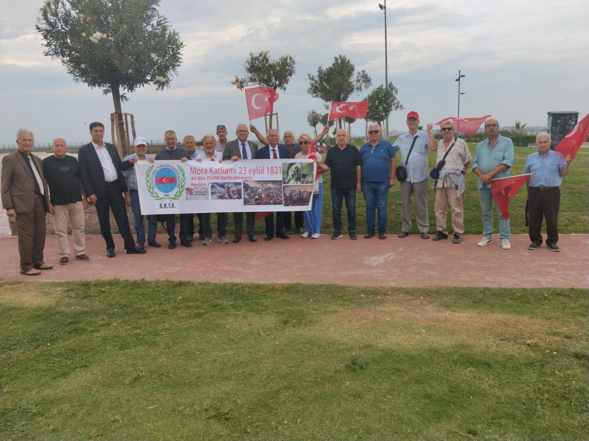 205 Yıllık Acı İzmir’de Anıldı! Mora Katliamı Için Türk Bayraklarıyla Buluştular (1)
