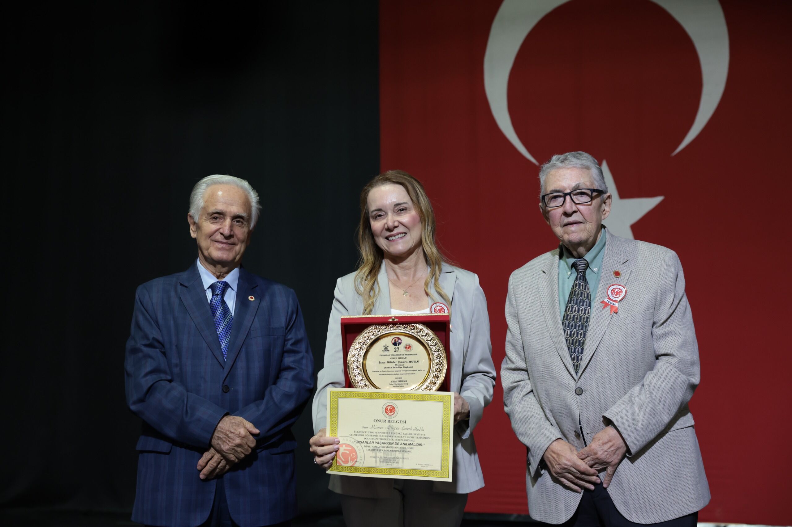 27 Yıllık Gelenek Konak’ta Sürdü! Spora Emek Veren 41 Isim Ödül Aldı (3)