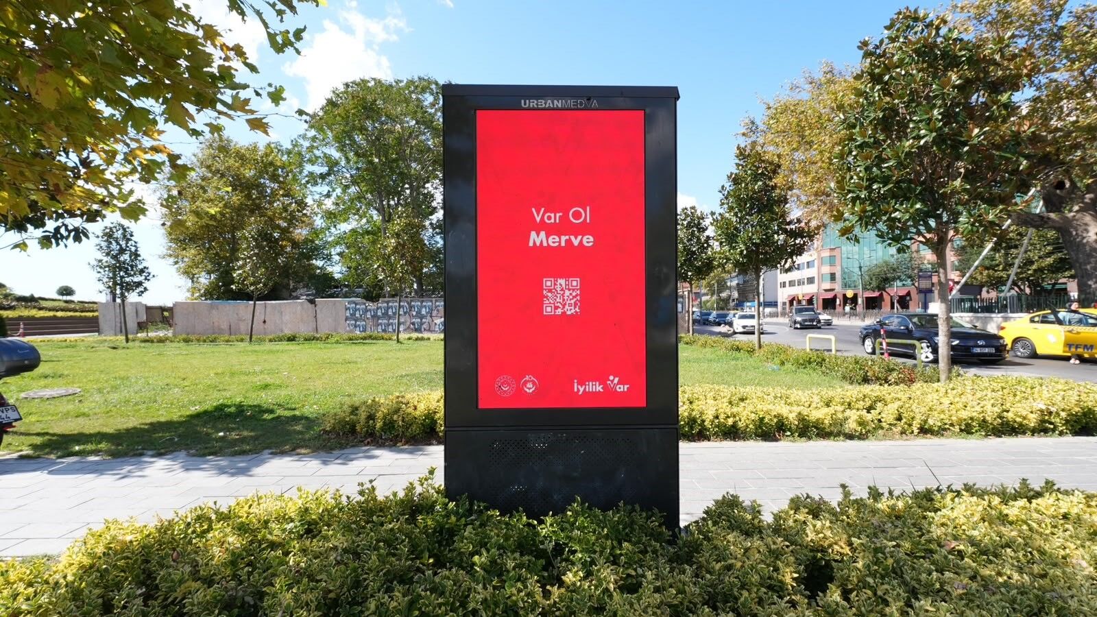 81 Ilde Billboard Bilmecesi Şehir Merkezlerinde Herkesin Merak Ettiği Qr Kodlar Açıklandı (1)
