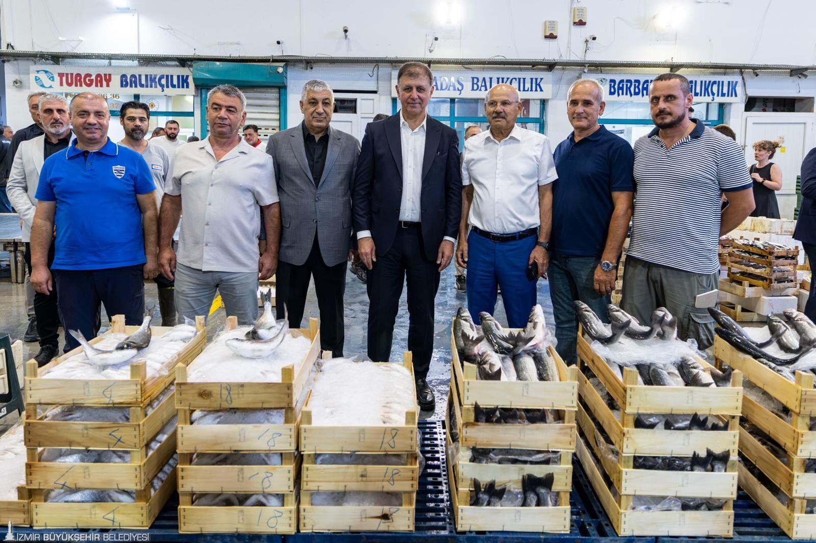Av Yasağı Sona Erdi, İzmir’de Balık Sezonu Açıldı! Başkan Tugay Sezonun Ilk Mezadına Katıldı (2)