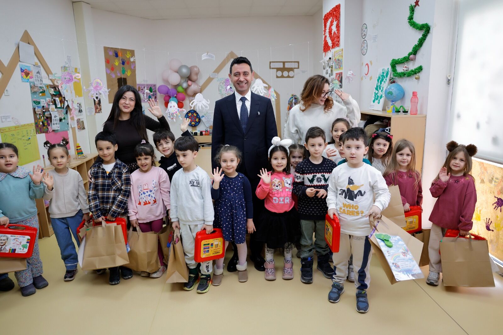 Bayraklı’da Öğrencilere Eğitimden Barınmaya Kapsamlı Destek (2)