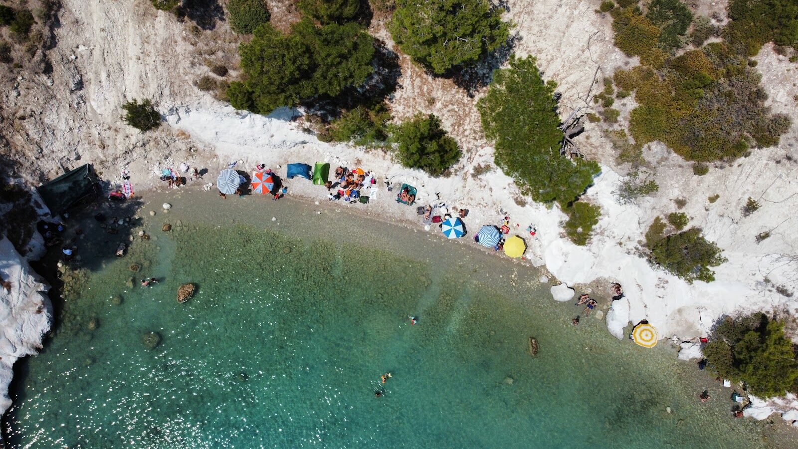 İzmir’de yaz bitmeden görülmesi gereken beyaz koy! Deniz cam, gören kendini Maldivler’de sanıyor