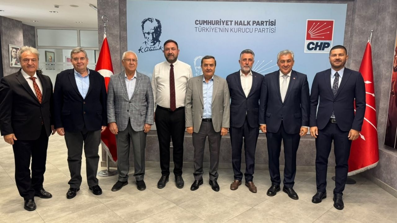 CHP İzmir’de eski başkanlar sahaya çıkıyor: 30 ilçede çalışma başlayacak