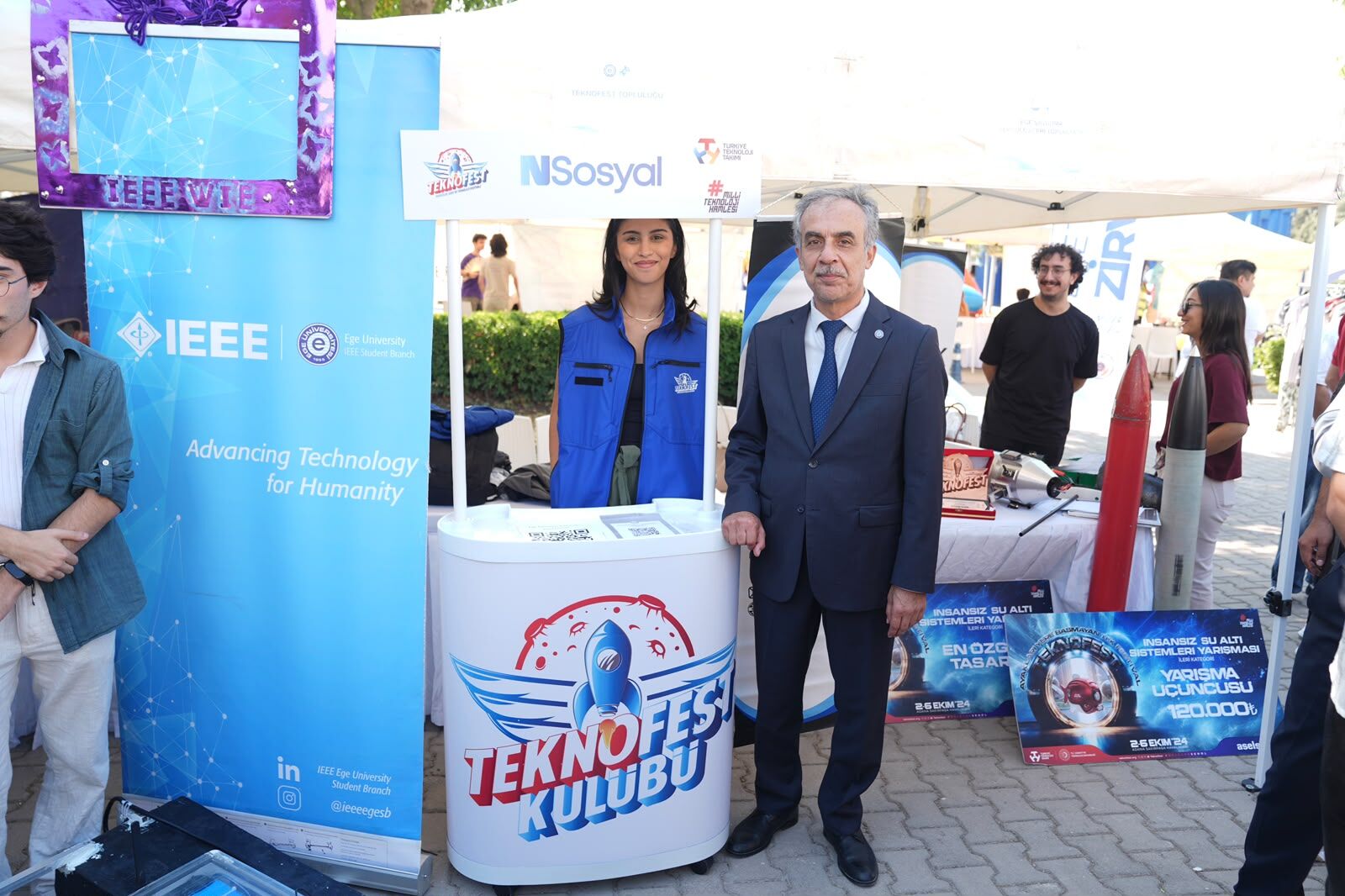 Ege Üniversitesi'nde Yeni Dönem Başladı Öğrenci Toplulukları Stantlarını Açtı (1)