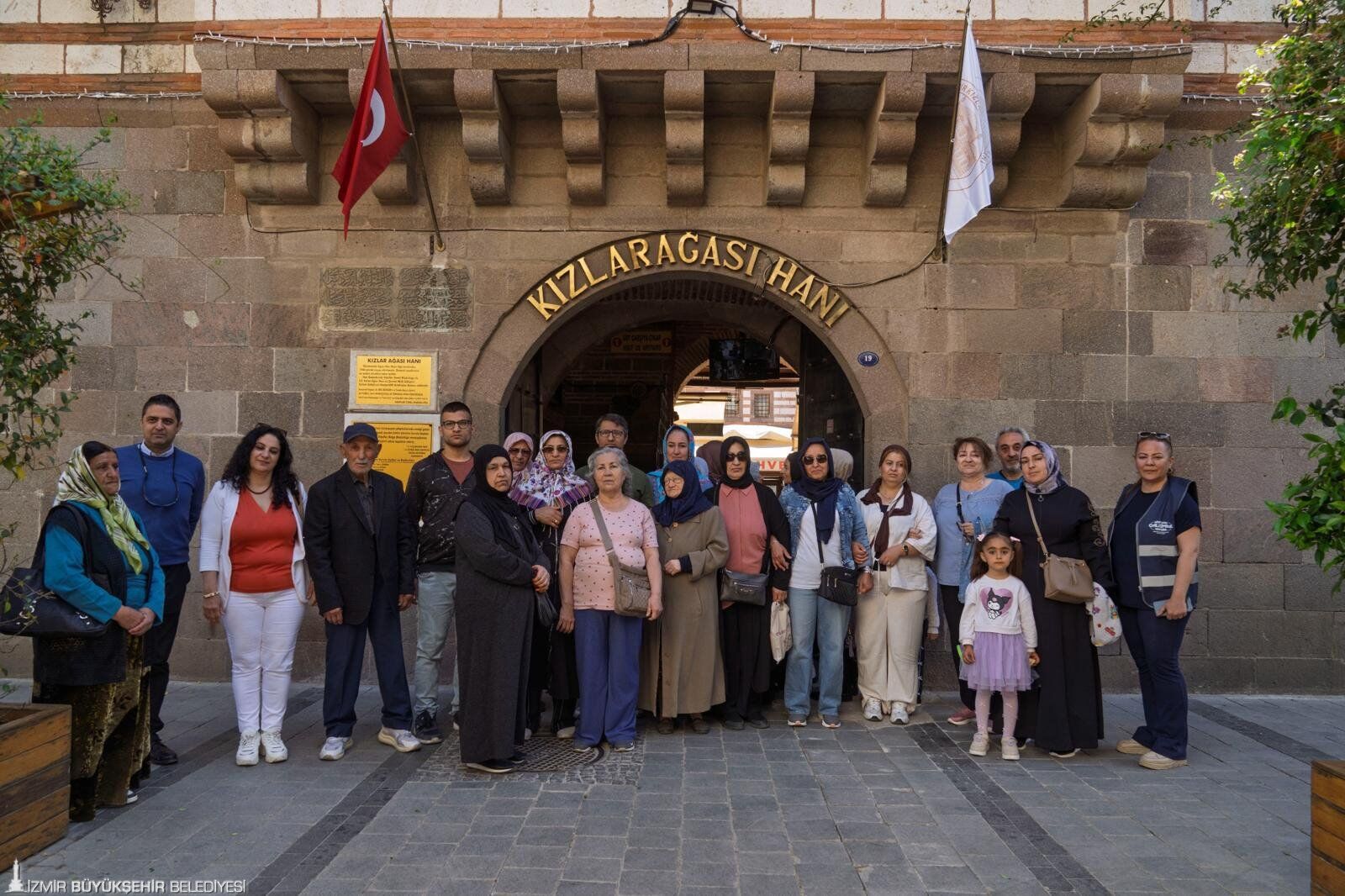 Emekliler İzmir’i Yeniden Keşfedecek Ücretsiz Gezilerin Tarihleri Belli Oldu (1)