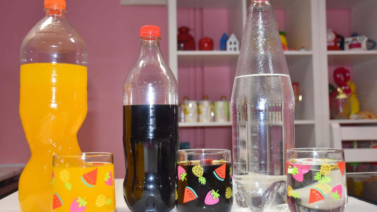 Bir kutu içecekte 33 gram şeker! Uzmanı uyardı: Günlük şeker sınırını aşmayın