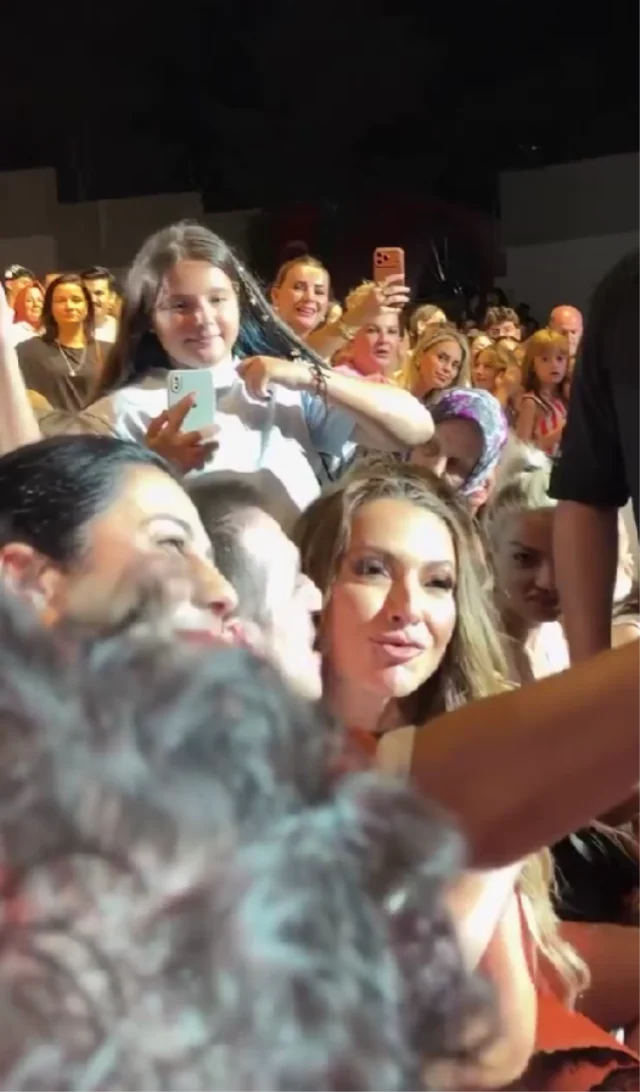Hadise-23