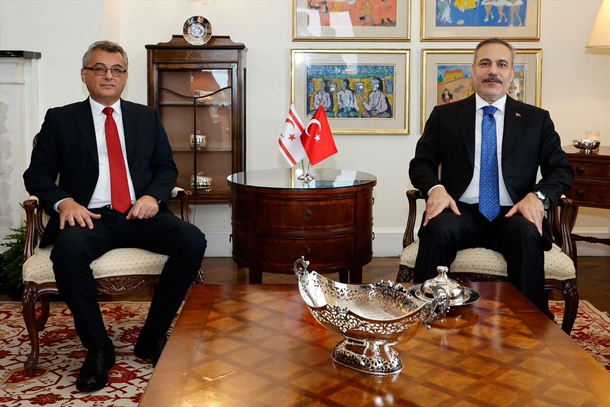 New York'ta dikkat çeken görüşme! Hakan Fidan ve Erhürman bir araya geldi