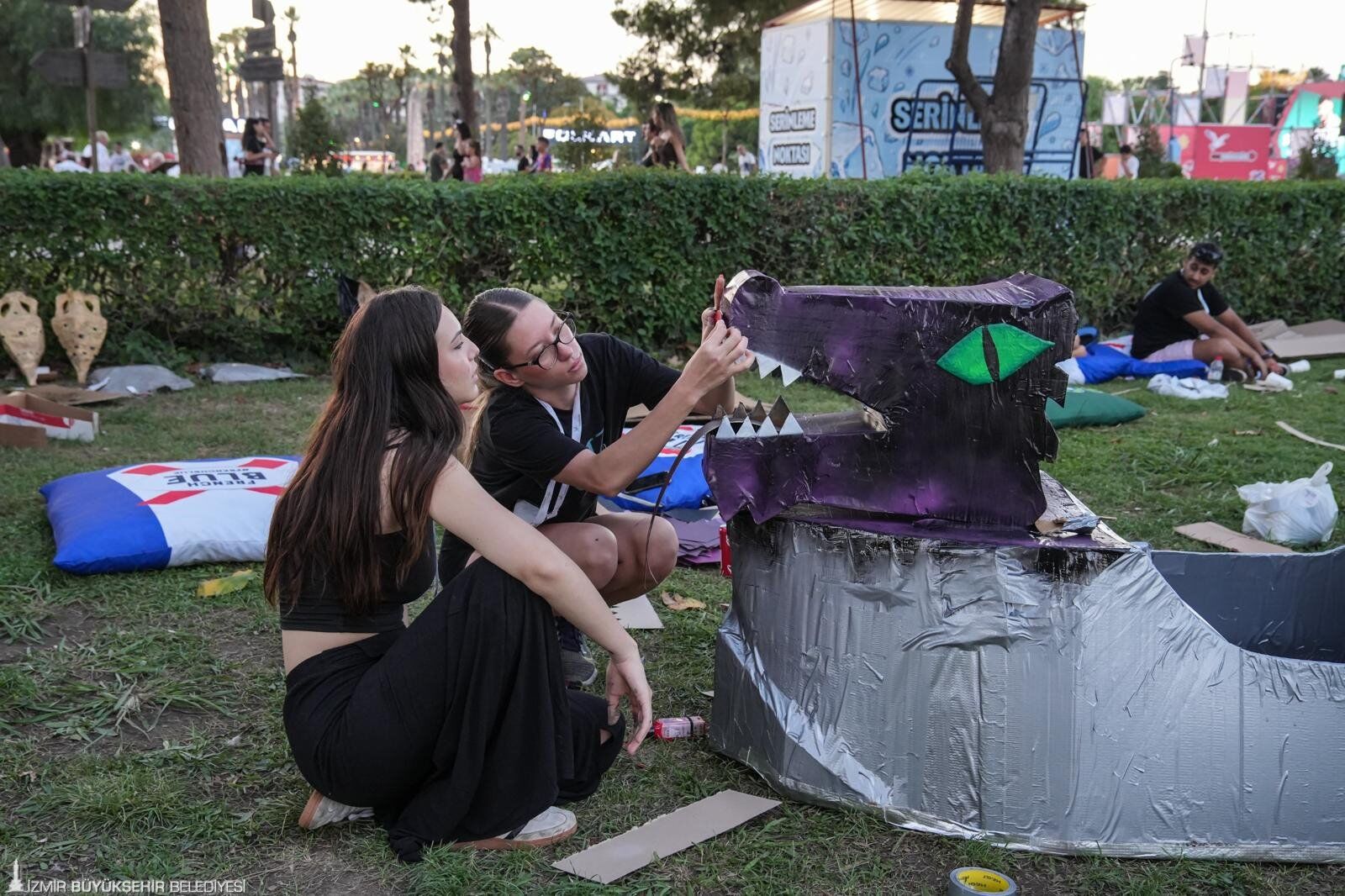 İzmir Fuarı’nda sıra dışı yarış: Gençler kendi teknelerini yapıp suya indirecek