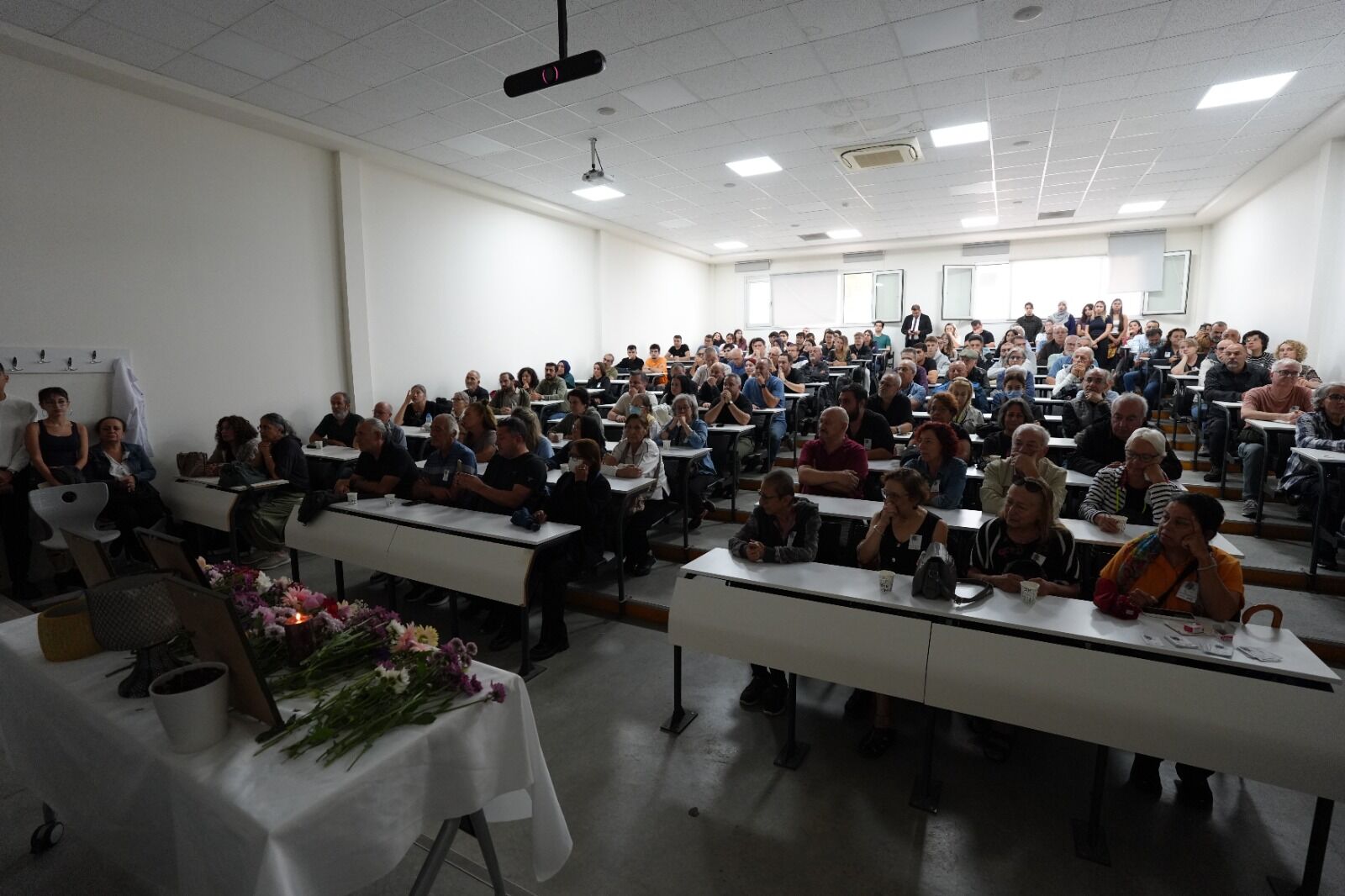 İzmir'de Bedenini Eğitim Için Bağışlamıştı Ailesine Teşekkür Plaketi Verildi (1)