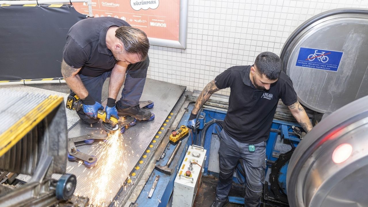 İzmir'de Her Gün Yüz Binlerce Yolcu Kullanıyor İzmir Metro’da Yolcuları Ilgilendiren Uyarı (1)
