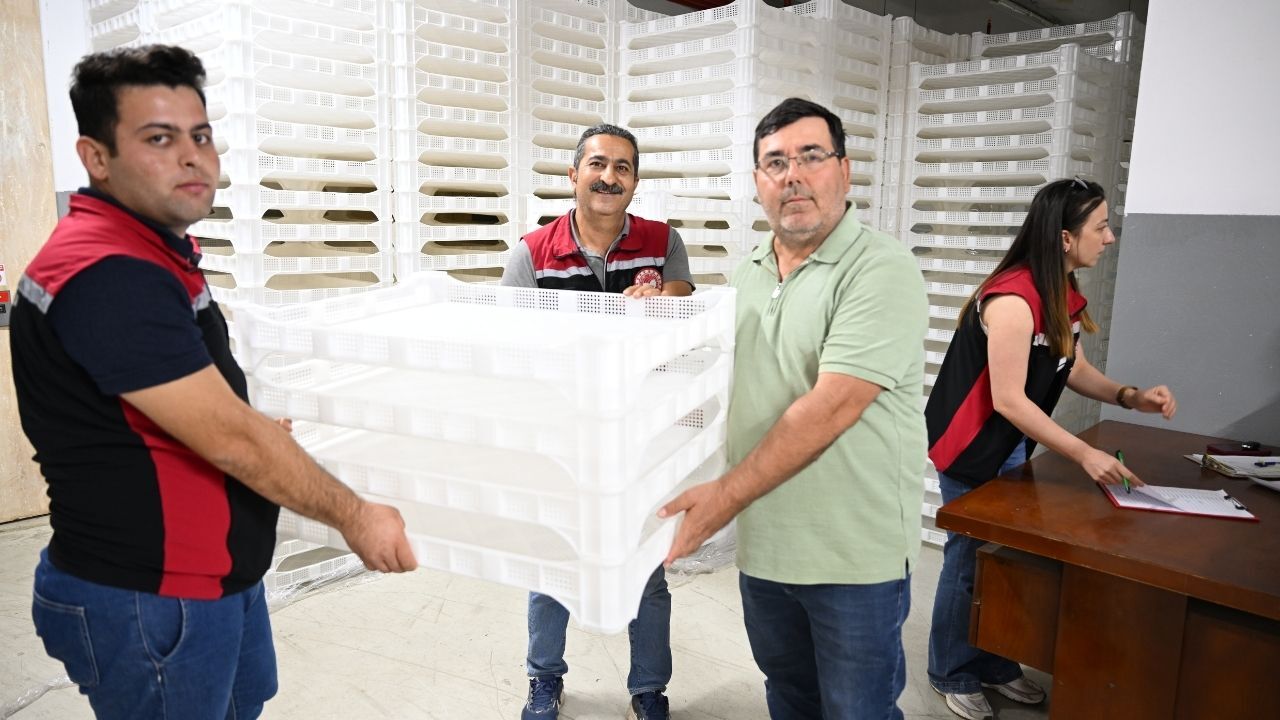 İzmir’de Incir Üreticilerine Destek 500 Kerevet Ve 5 Uv Işık Dağıtıldı (1)