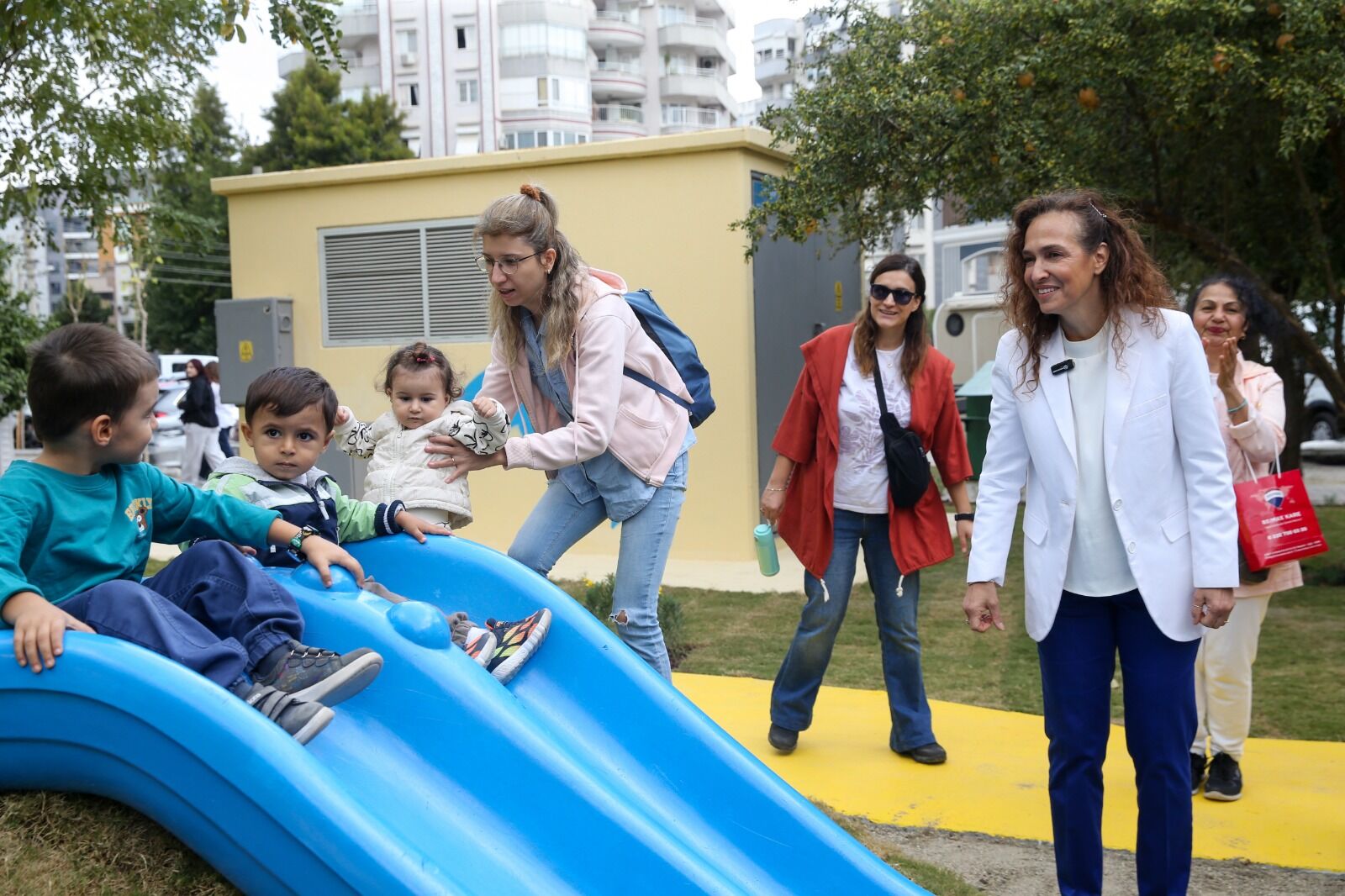 Karşıyaka’da 3 Yaş Çocuklar Için Yeni Park Açıldı (1)