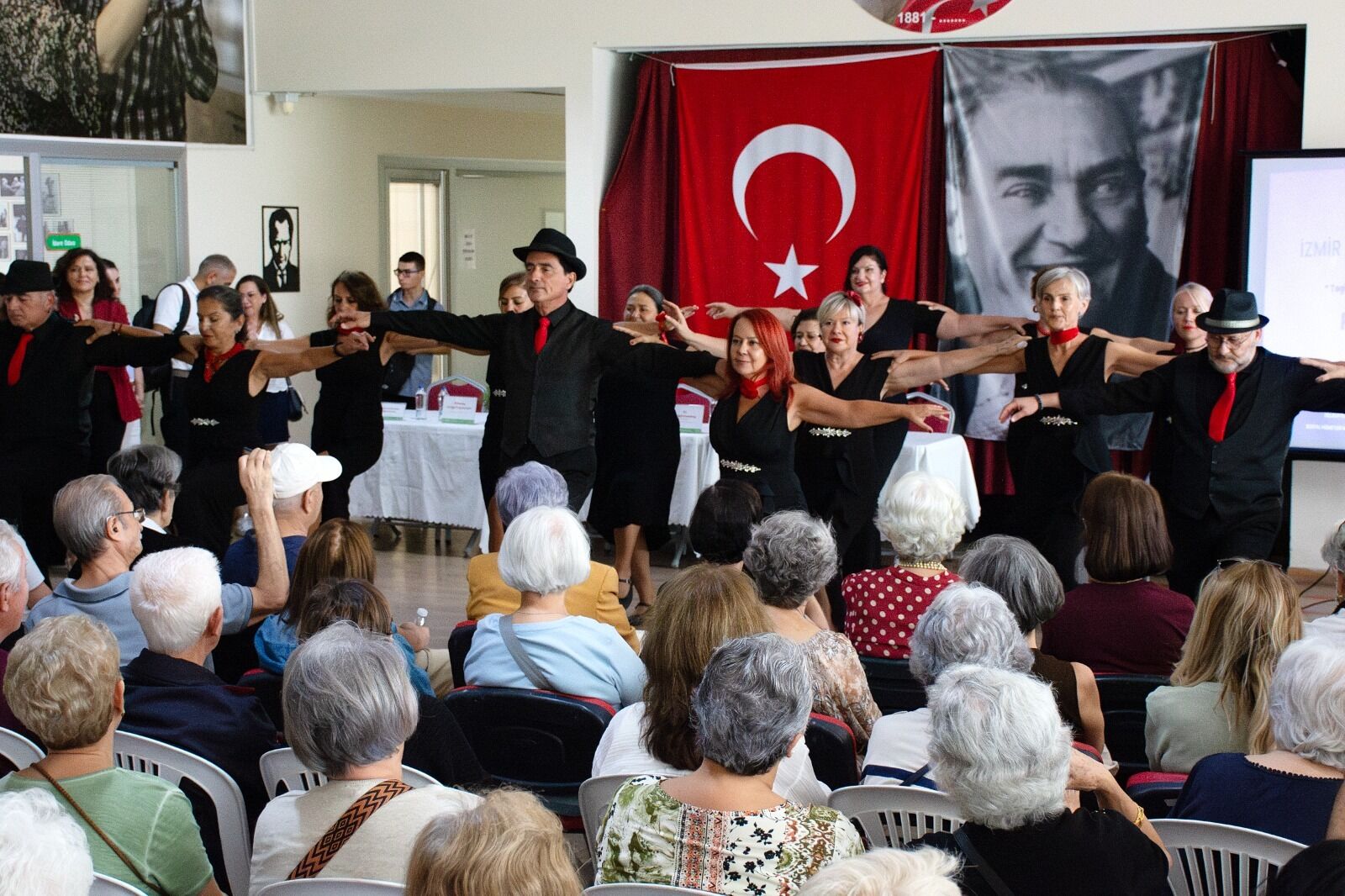 Karşıyaka’da Alzheimer Için Farkındalık Paneli Düzenlendi (1)