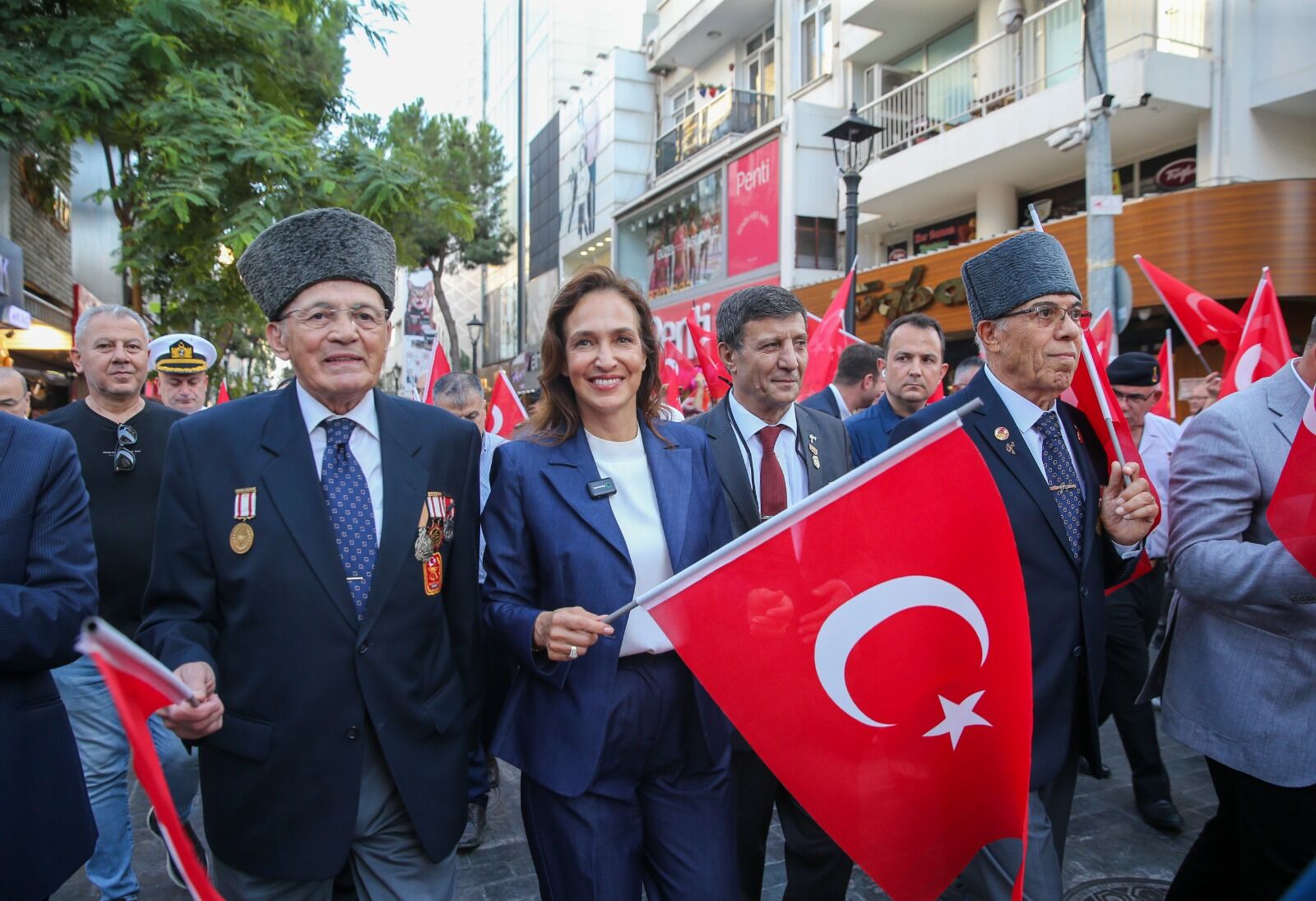 Karşıyaka'da Gaziler Için Kortej Vatan Kahramanları Unutulmadı (2)