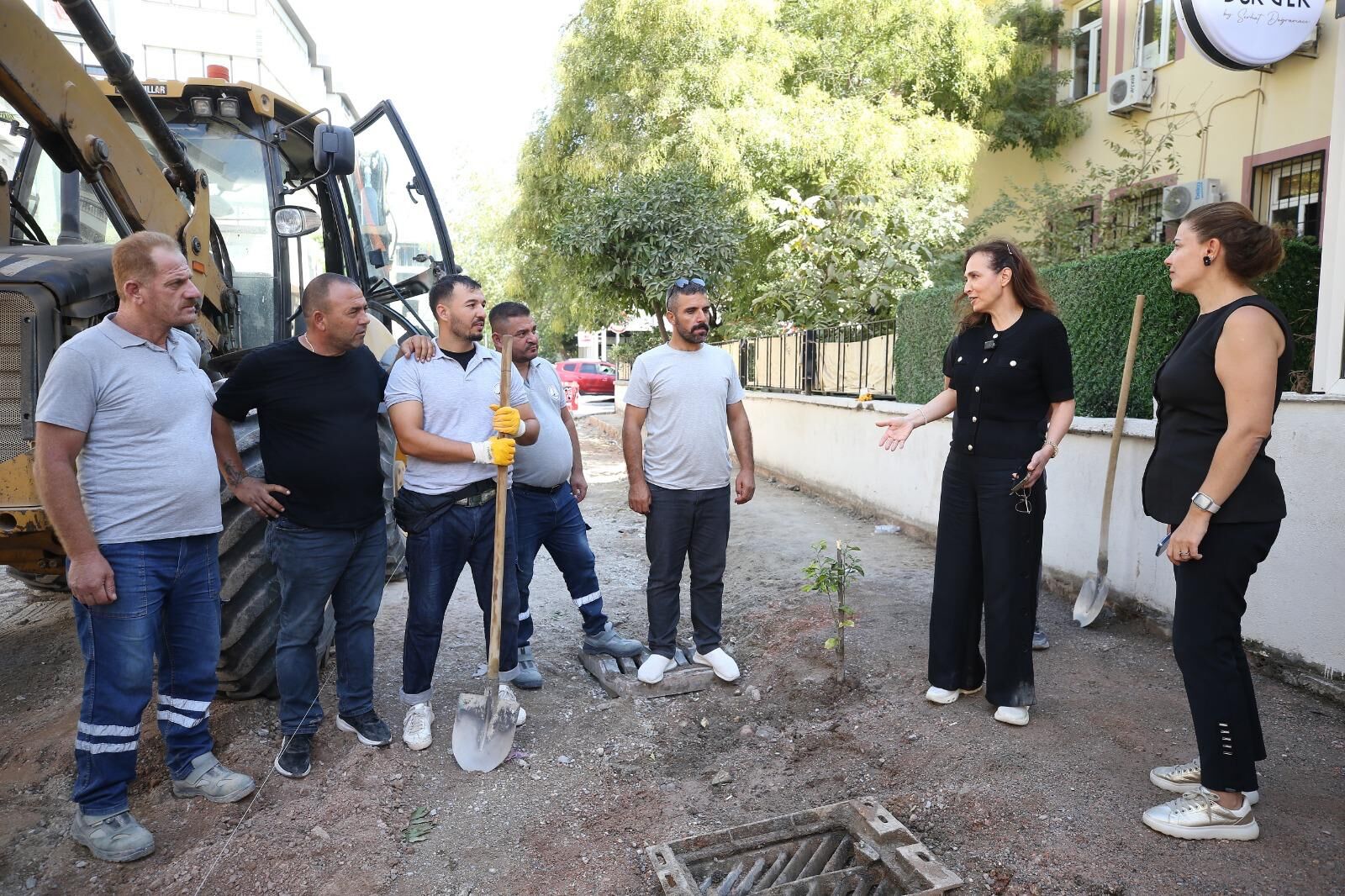 Karşıyaka’da O Sokakta Yeni Dönem Kaldırımlar Genişletiliyor, Trafik Tek Yöne Dönecek (1)