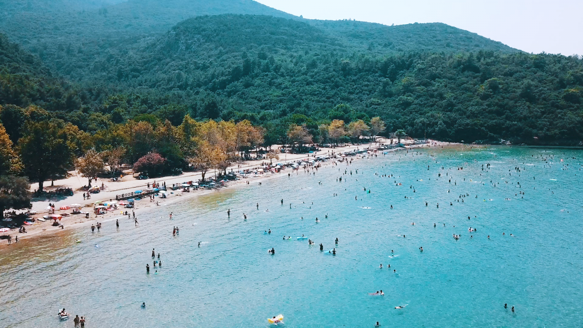 Ne Çeşme ne Bodrum! Ege’de bir kilometre boyunca uzanıyor: Yaz bitmeden denize girmek isteyenler buraya