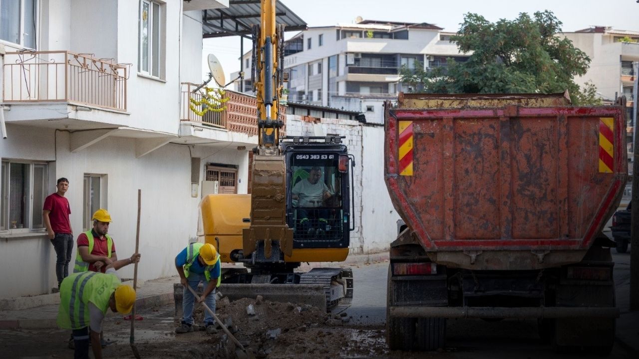 Kınık’ta 40 yıllık su boruları değişiyor! 600 milyon liralık yatırım başladı
