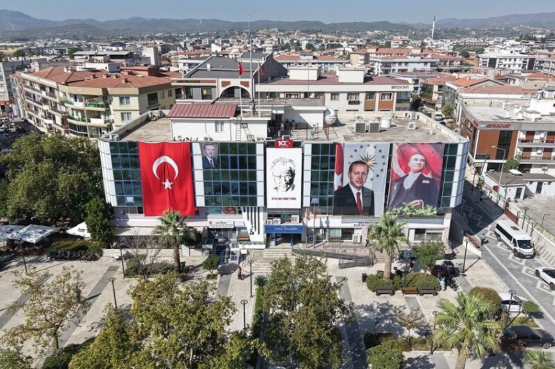 Menderes’te Yılların Atıkları Tek Tek Temizlendi (2)