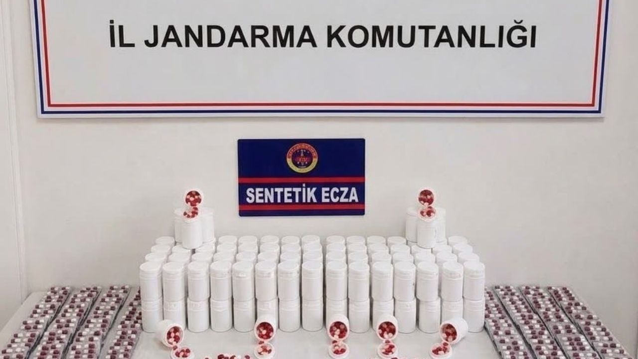 Evden çıkanlar şoke etti! 11 Bin 214 sentetik hap ele geçirildi