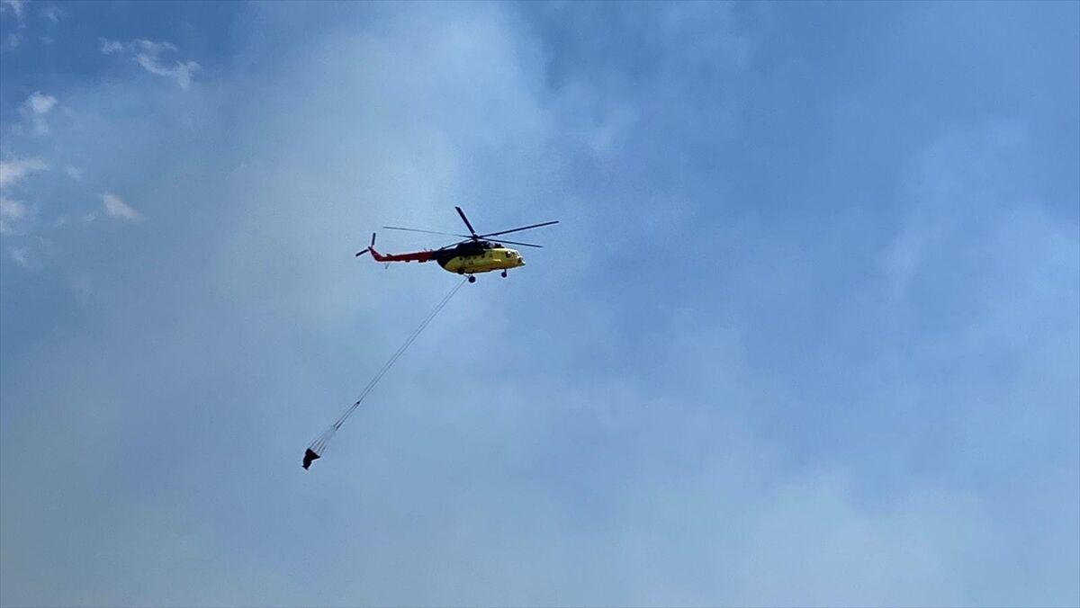 Son Dakika Ormanlık Alanda Yangın Çıktı! Havadan Ve Karadan Müdahale Başladı (1)