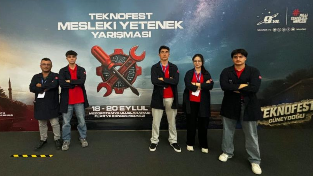 İzmirli öğrencilerden büyük gurur!  TEKNOFEST 2026 finallerinde dereceye girdiler