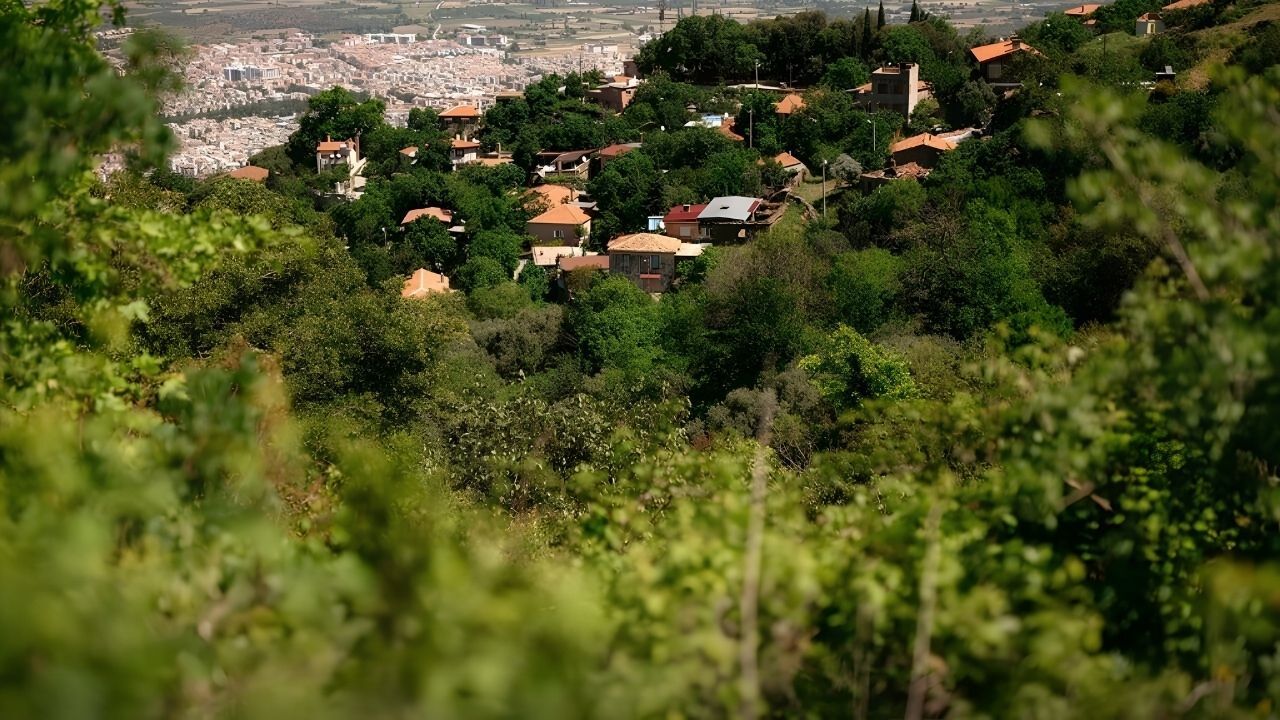 Bu yaz yüzemedim demeyin! Havalar serinledi ama bu su hala sıcak: İzmir’in termal haritasında saklı kalmış