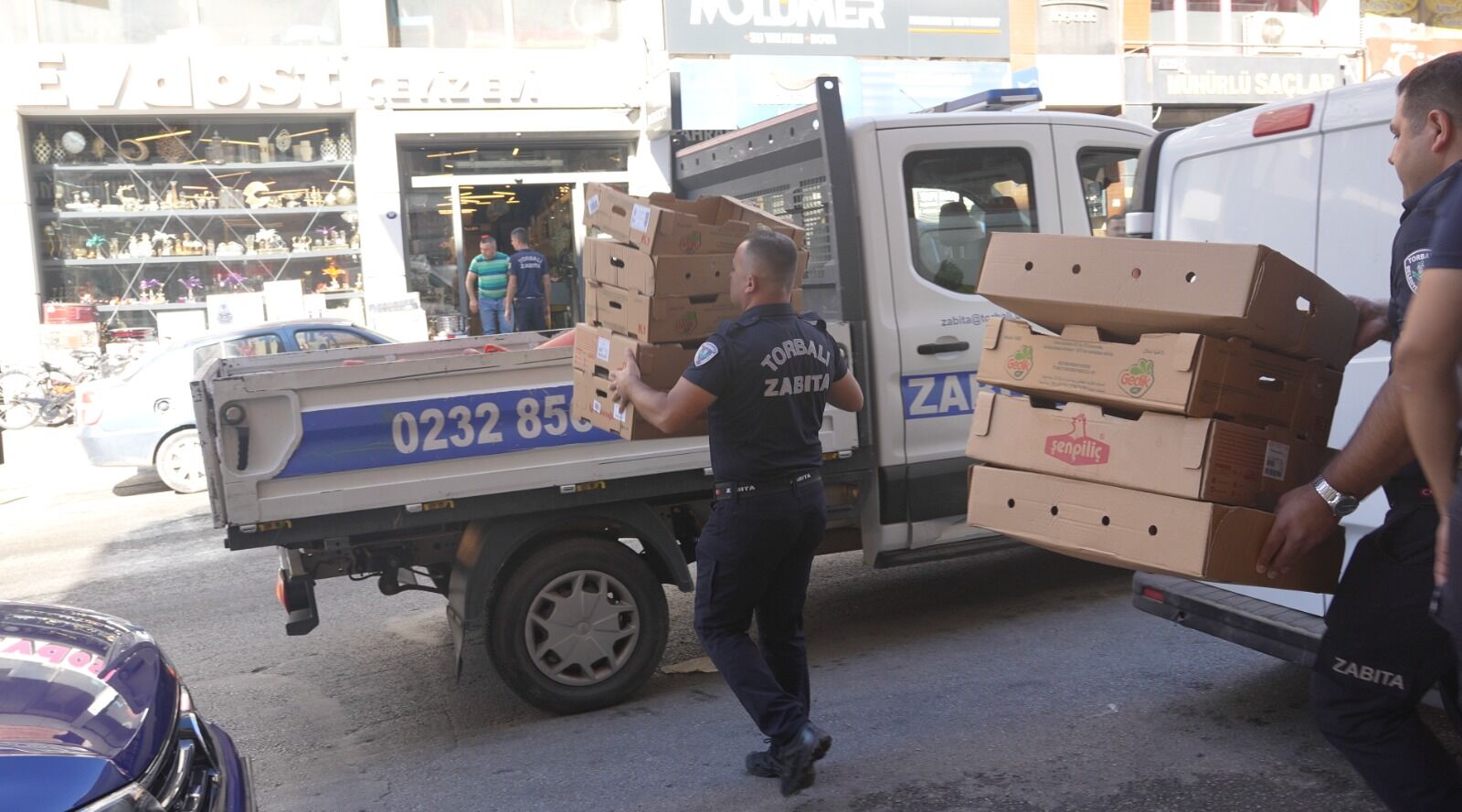 Torbalı’da Kaldırım Işgallerine Sıkı Denetim Uymayanlara Ceza Geliyor-1