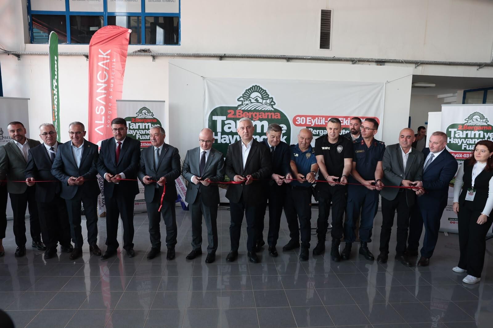 Bergama’da Zeytincilik Günleri Başladı Üretimden Ihracata Her Şey Konuşuldu (1)