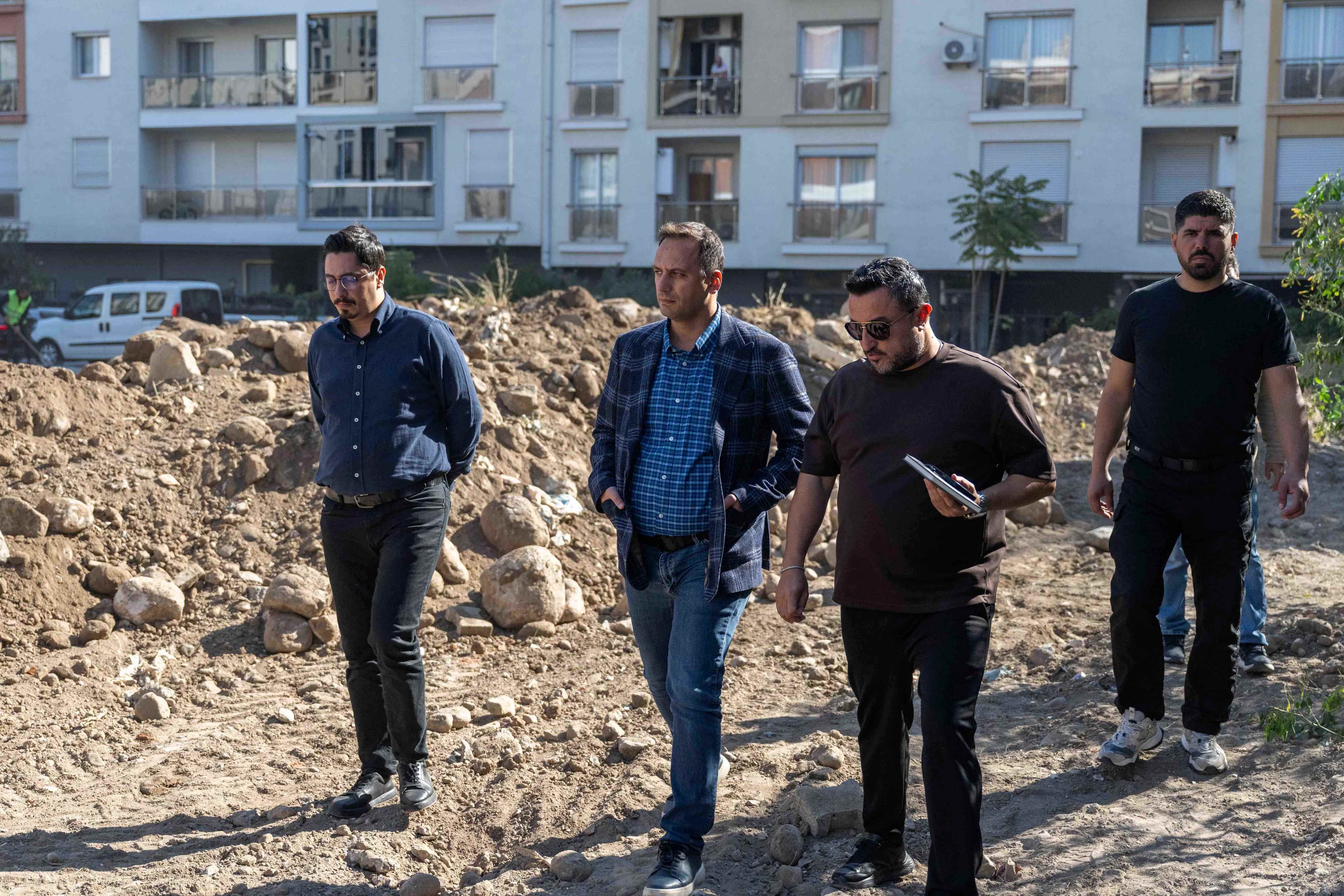 Bornova’da Yıllardır Beklenen Düzenleme Başladı Araçlar Otoparka Çekilecek (1)