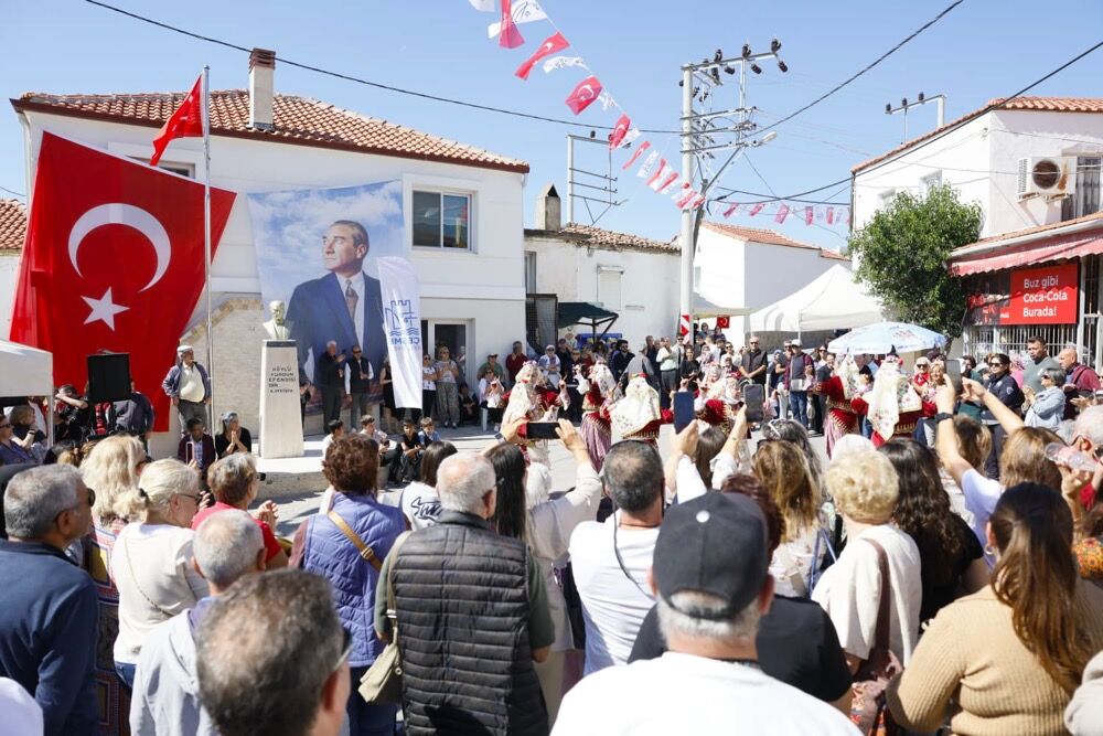 Çeşme 12.Germiyan Şenliği'nde Geçmişten Geleceğe Kültür Buluşması Yaşandı! (3)
