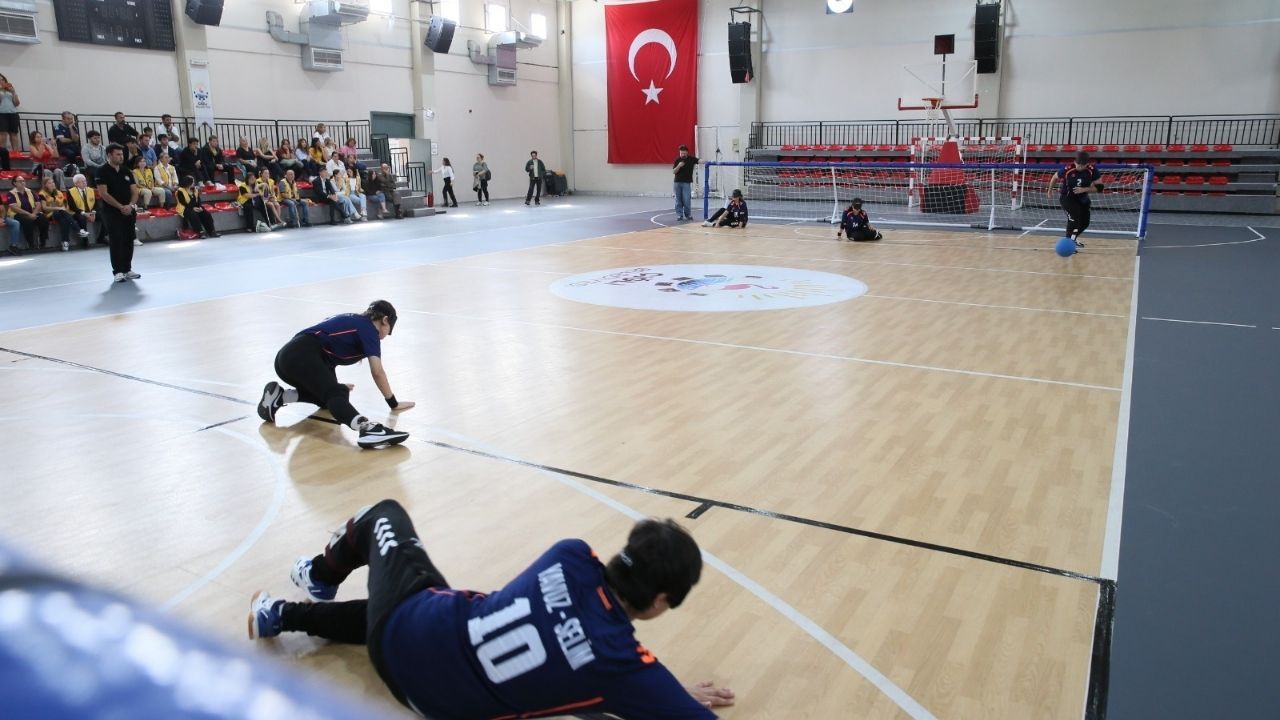 Çiğli’de Görme Engelli Gençler Takım Ruhuyla Sahaya Çıktı (2)