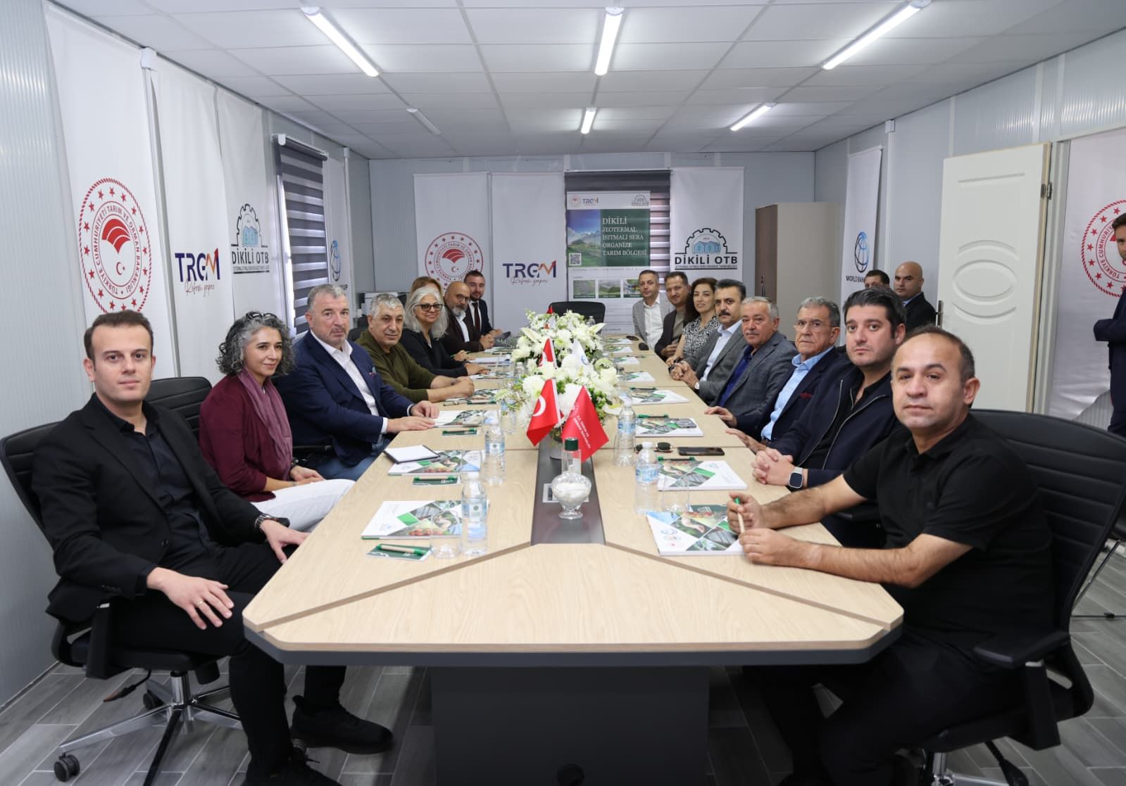 Dikili’de 74,2 Milyon Dolarlık Tarım Yatırımında Yeni Aşama Dünya Bankası Heyeti Projeyi Yerinde Inceledi (2)
