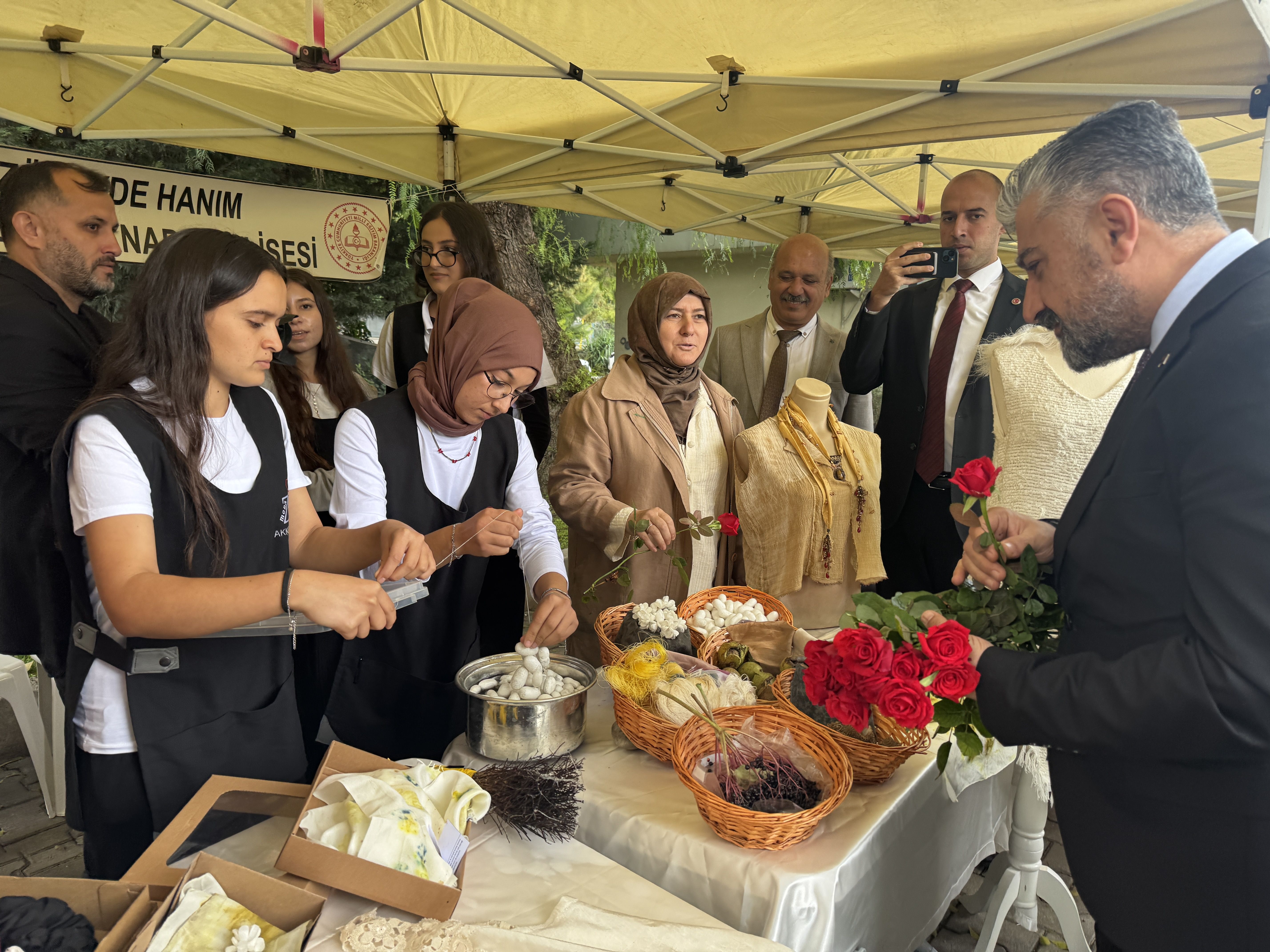 Dünya Kadın Çiftçiler Günü’nde İzmir’de Üretici Kadınlar Stant Açtı (2)