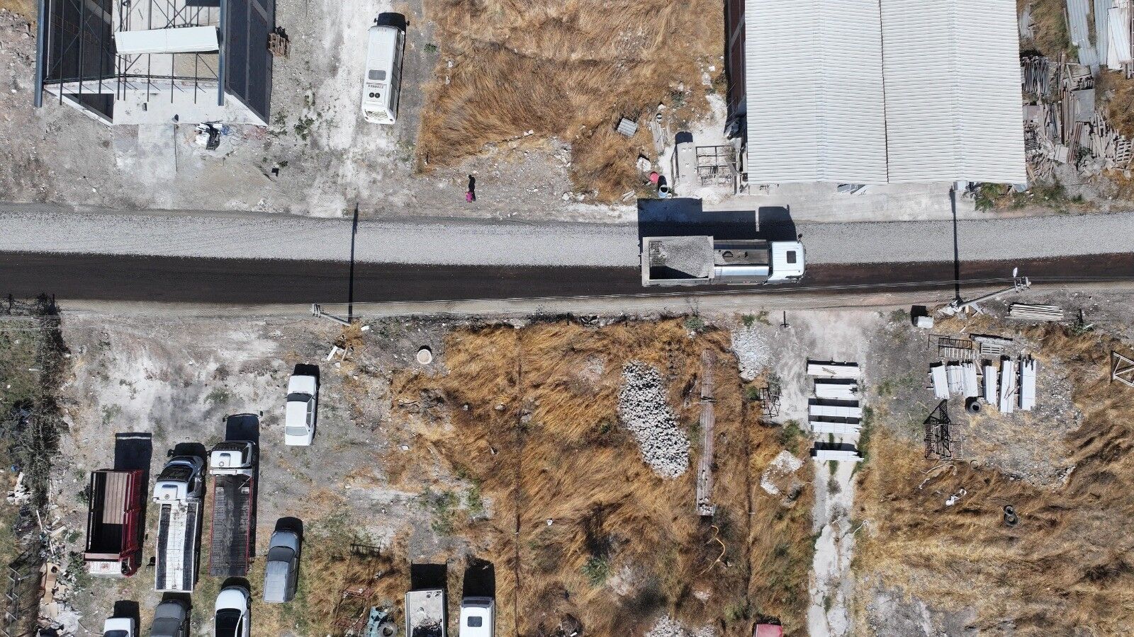 Esnaf yıllardır sorun yaşıyordu! Başkan Akın sözünü tuttu: Sanayi Sitesi yolu yenilendi