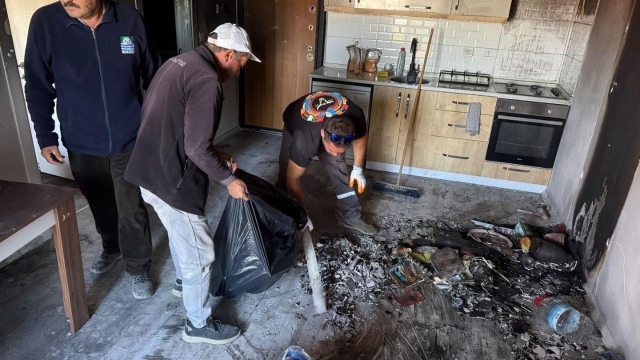 Evi Yangında Zarar Gören Aileye Foça Belediyesi’nden Destek! (2)