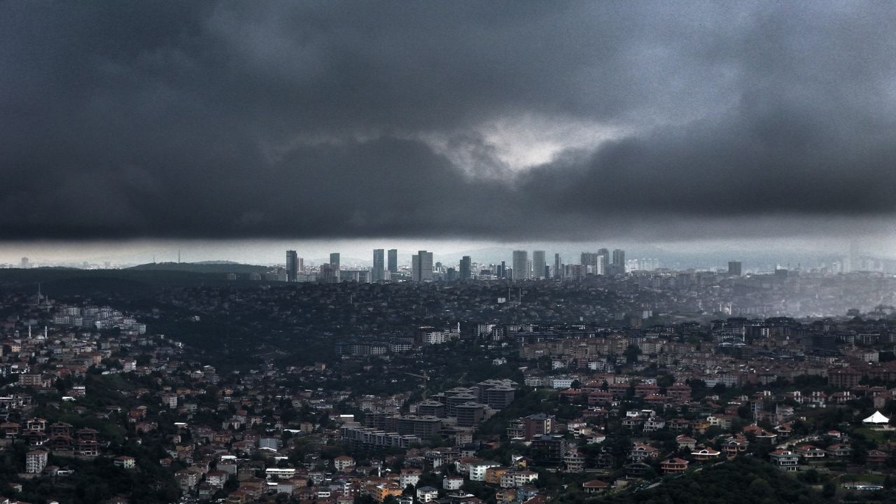 İstanbul’da cuma gününe dikkat! Meteroloji uyardı: Sağanak yağış kapıda