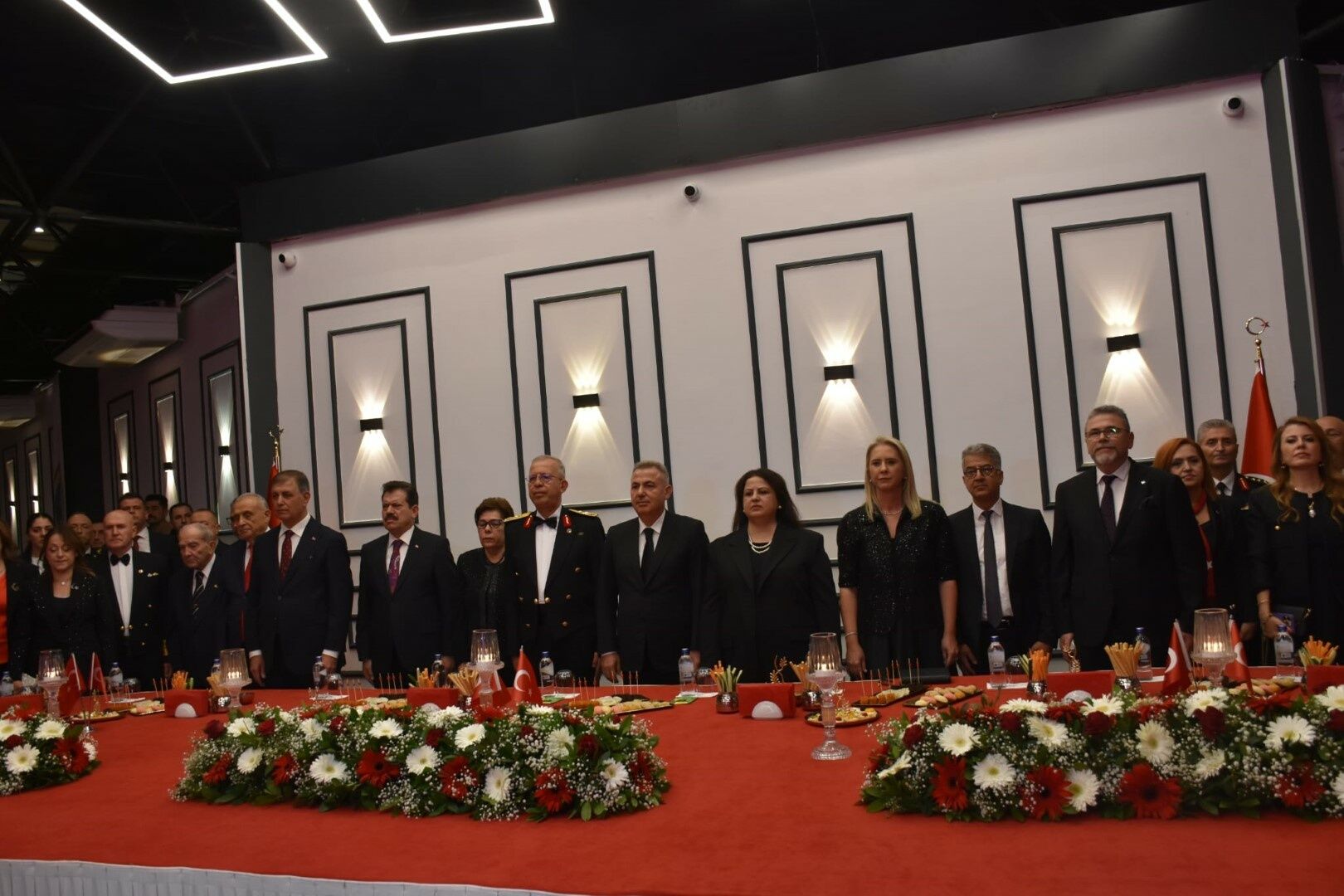 İzmir Protokolü Cumhuriyet Bayramı Eesepsiyonunda Buluştu! Vali Elban’dan 103’Üncü Yıl Mesajı 1