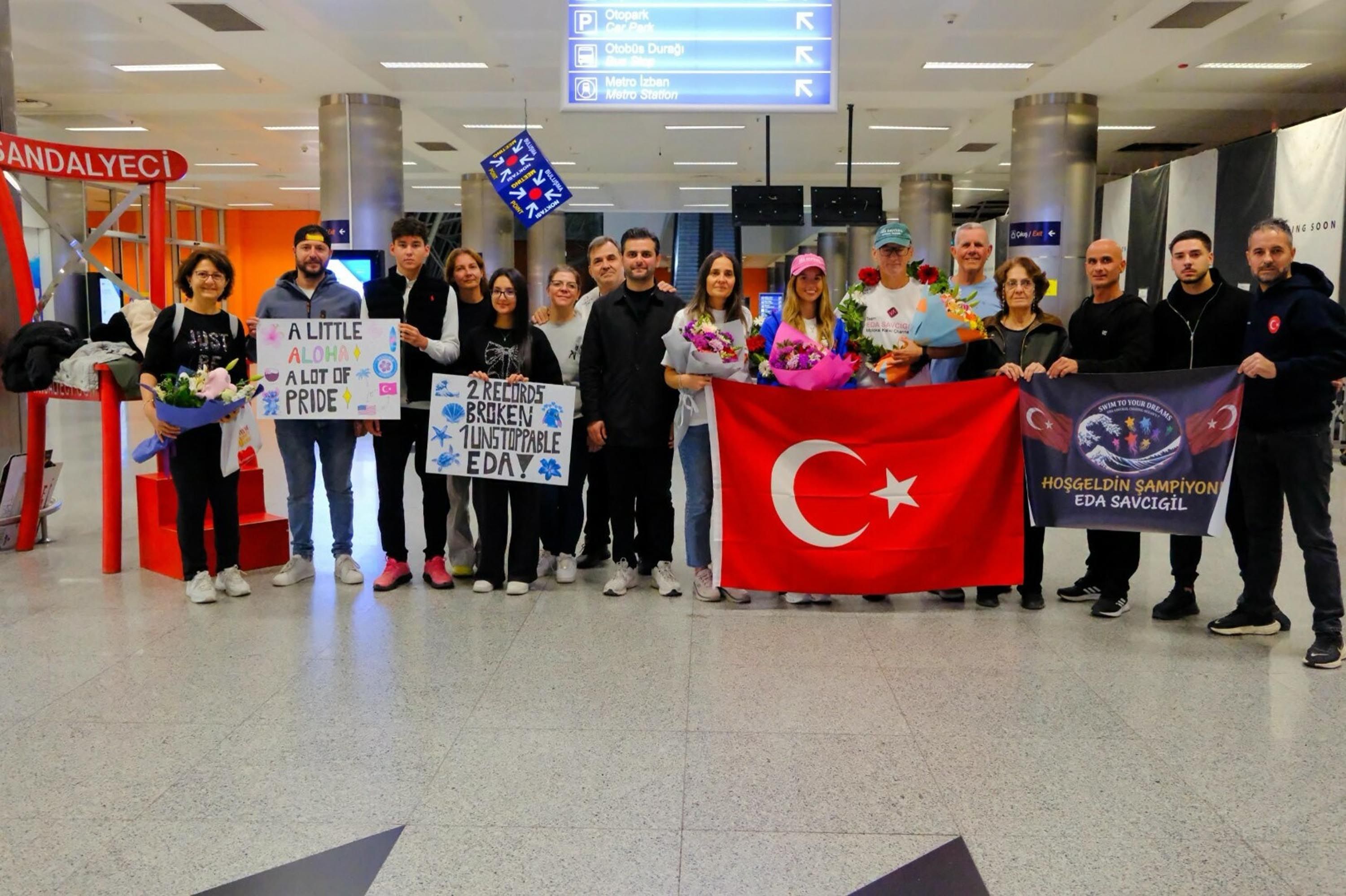 İzmir’de Çiçeklerle Karşılandı! Okyanus Yedilisi Hedefindeki Eda Savcıgil’den Iki Büyük Başarı (2)