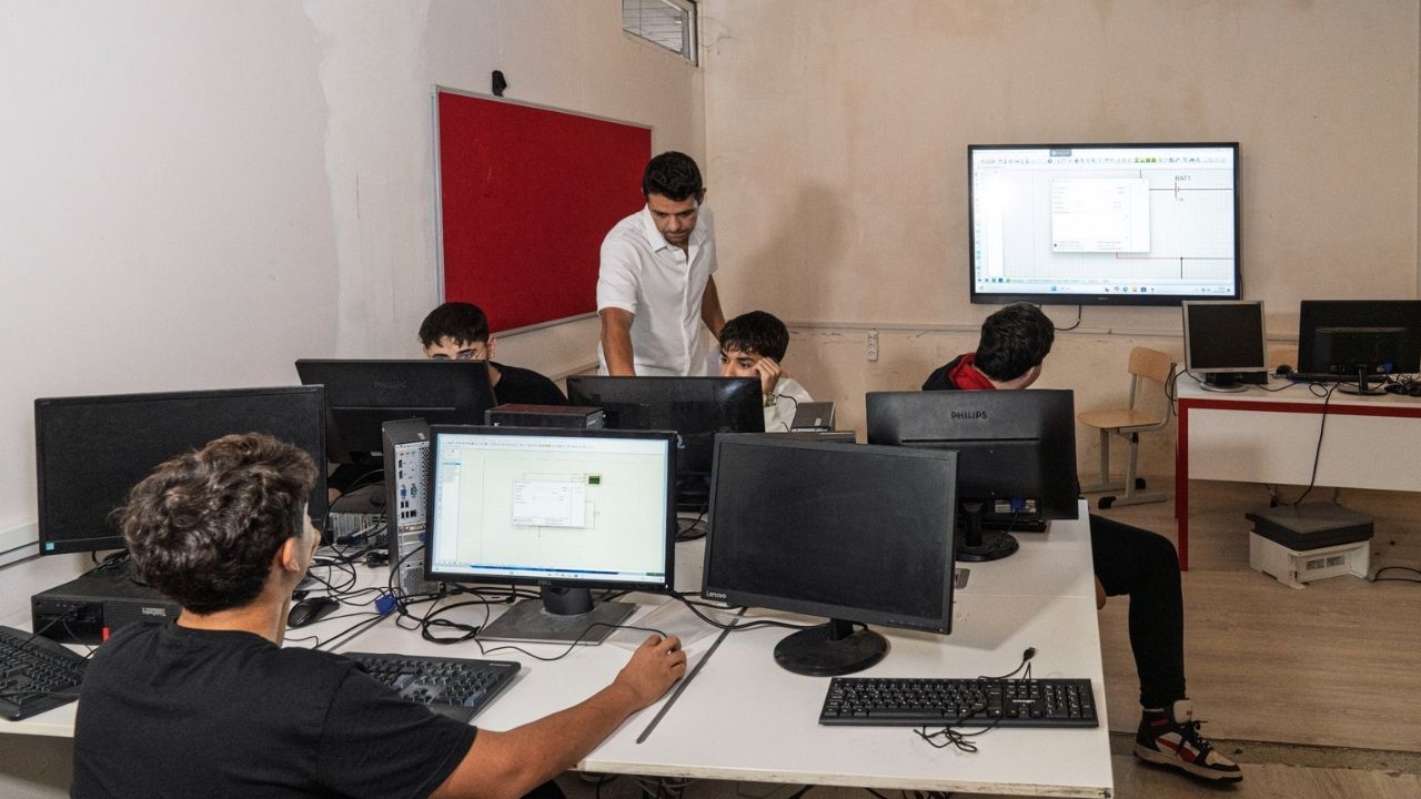 İzmir’de Iş Arayanlara Yeni Fırsat “Keşke Daha Önce Başvursaydık” (1)