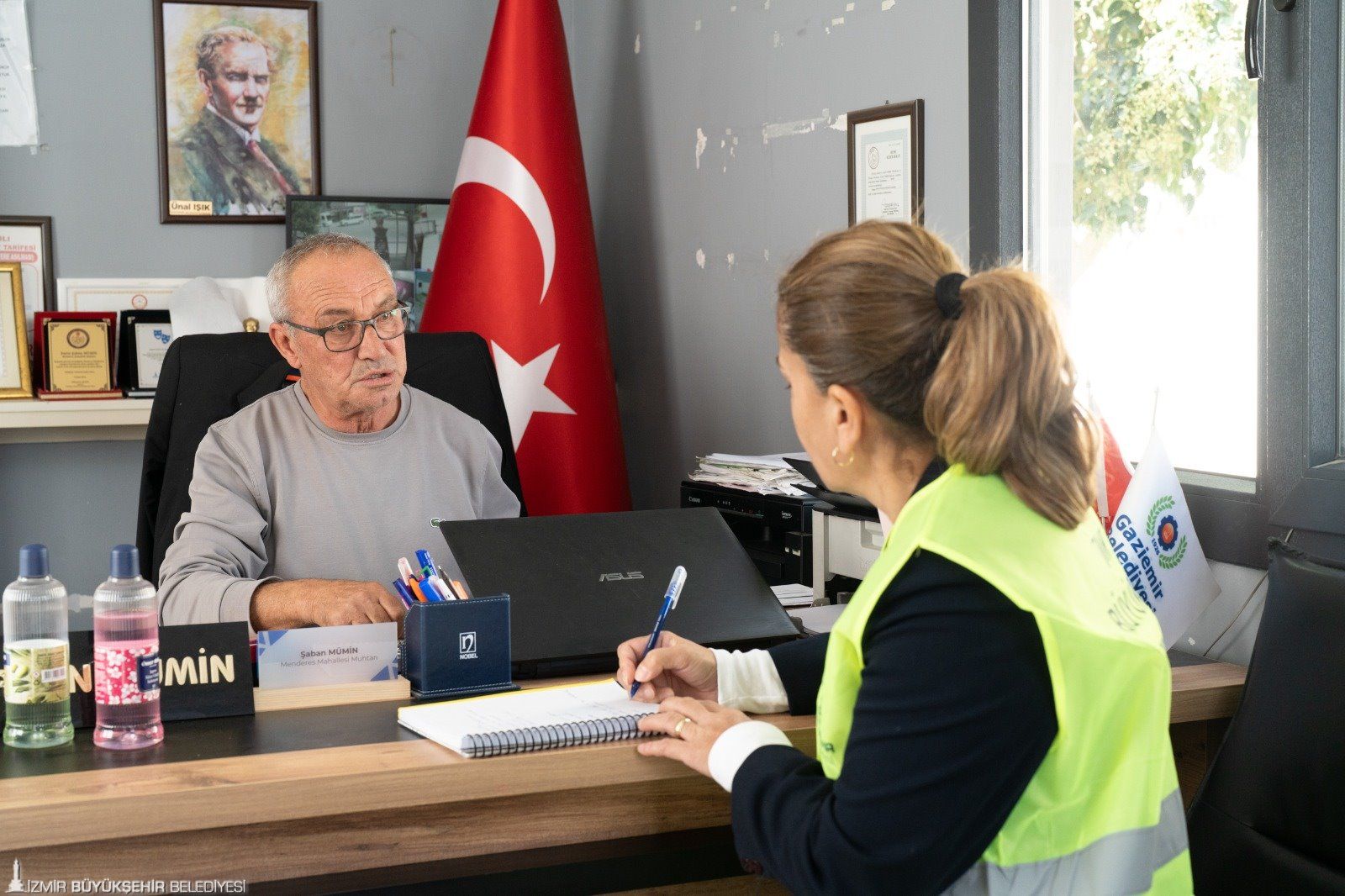 İzmir’de Muhtarlara Anlamlı Hediye Bin 298 Hediye Seti Gönderildi (2)