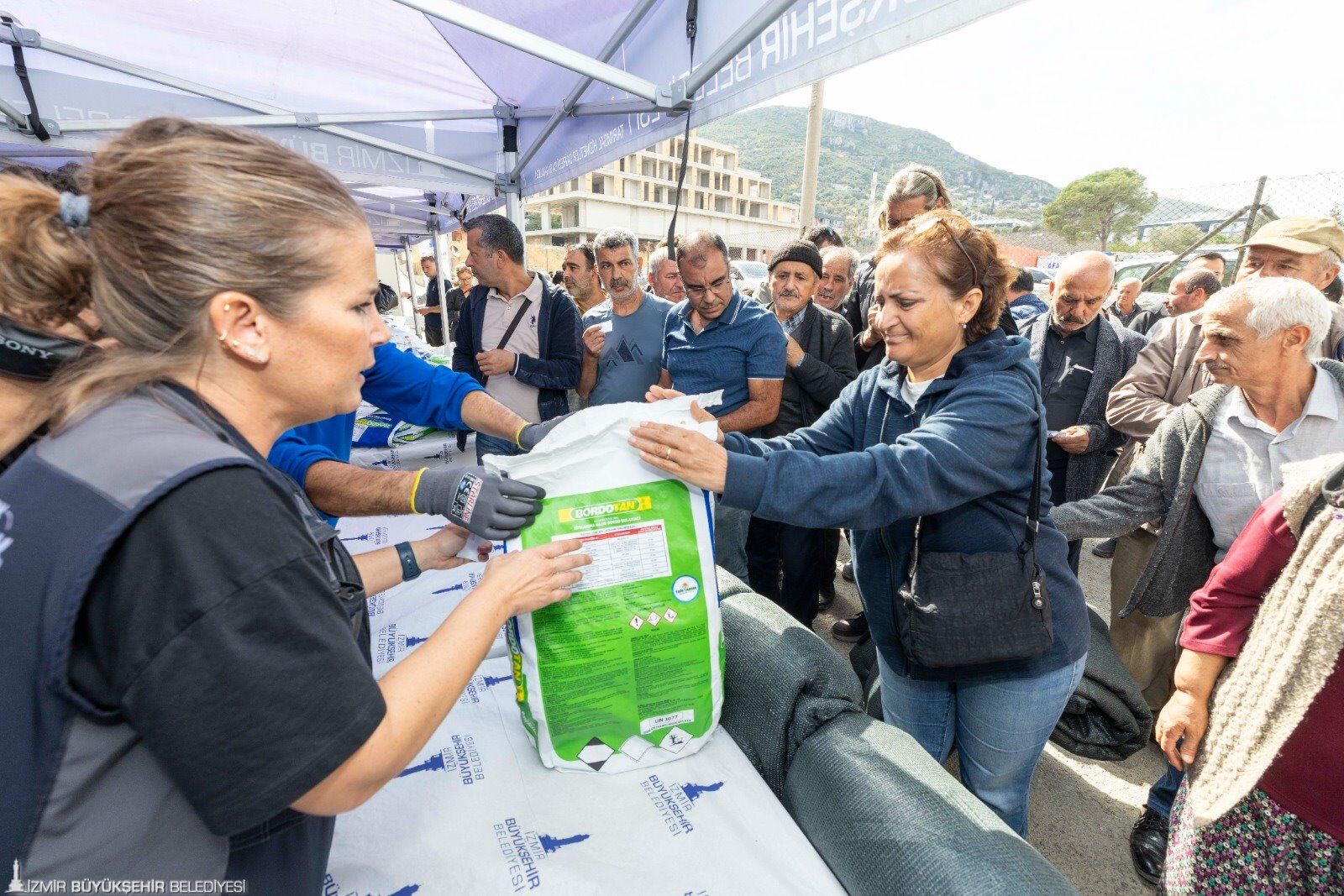 İzmir’de Zeytin Üreticisinin Yüzünü Güldürecek Destek 391 Kişi Yararlandı (2)