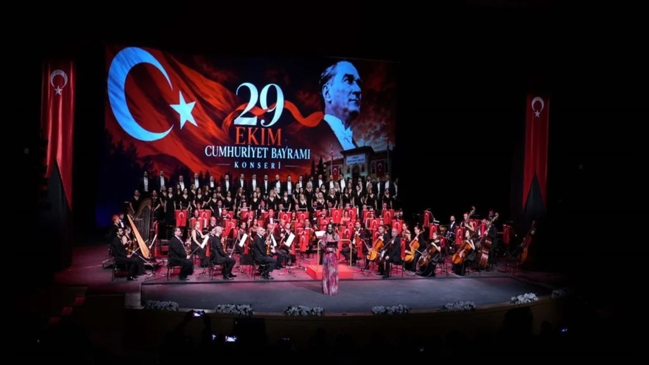 İzmir Kültür Yolu Festivali’nde, Cumhuriyet Bayramı coşkusu!