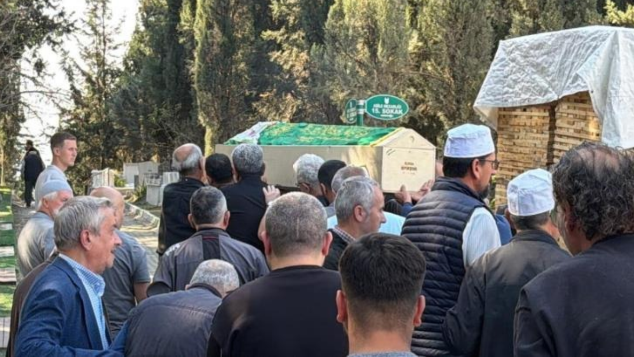 Kazada hayatını kaybeden 11 kişi son yolculuğuna uğurlandı