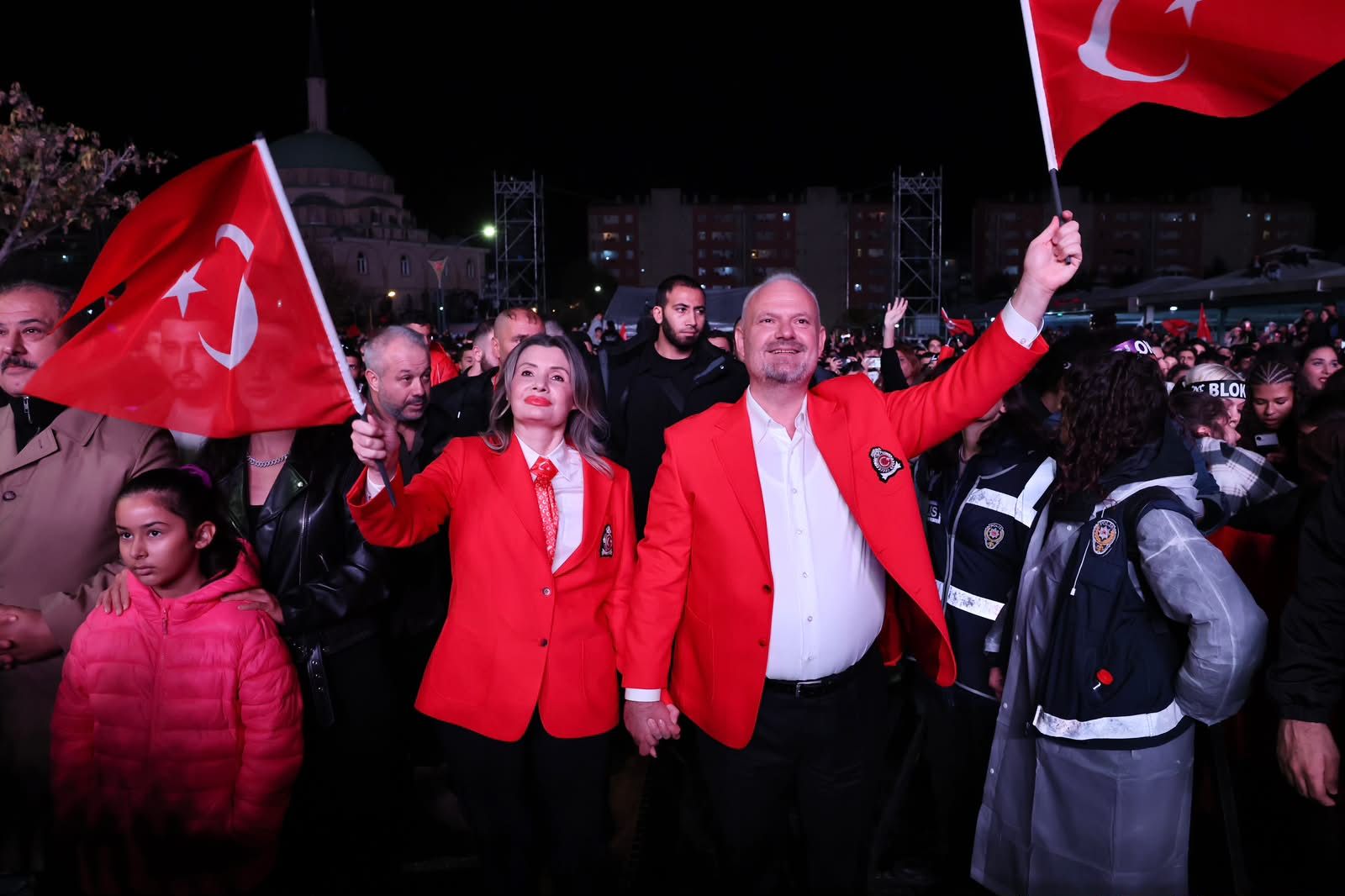 Menemen’de Cumhuriyet Coşkusu On Binler Blok3 Konserinde Buluştu (2)