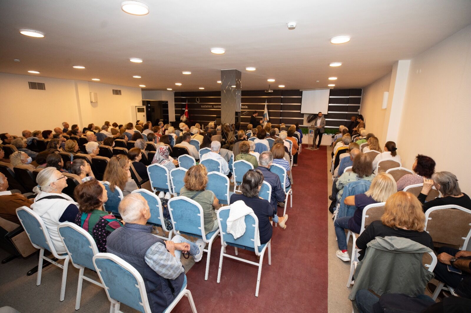 Narlıdere’de 60 Yaş Üstüne Yeni Fırsat Üniversite Heyecanı Başladı (1)