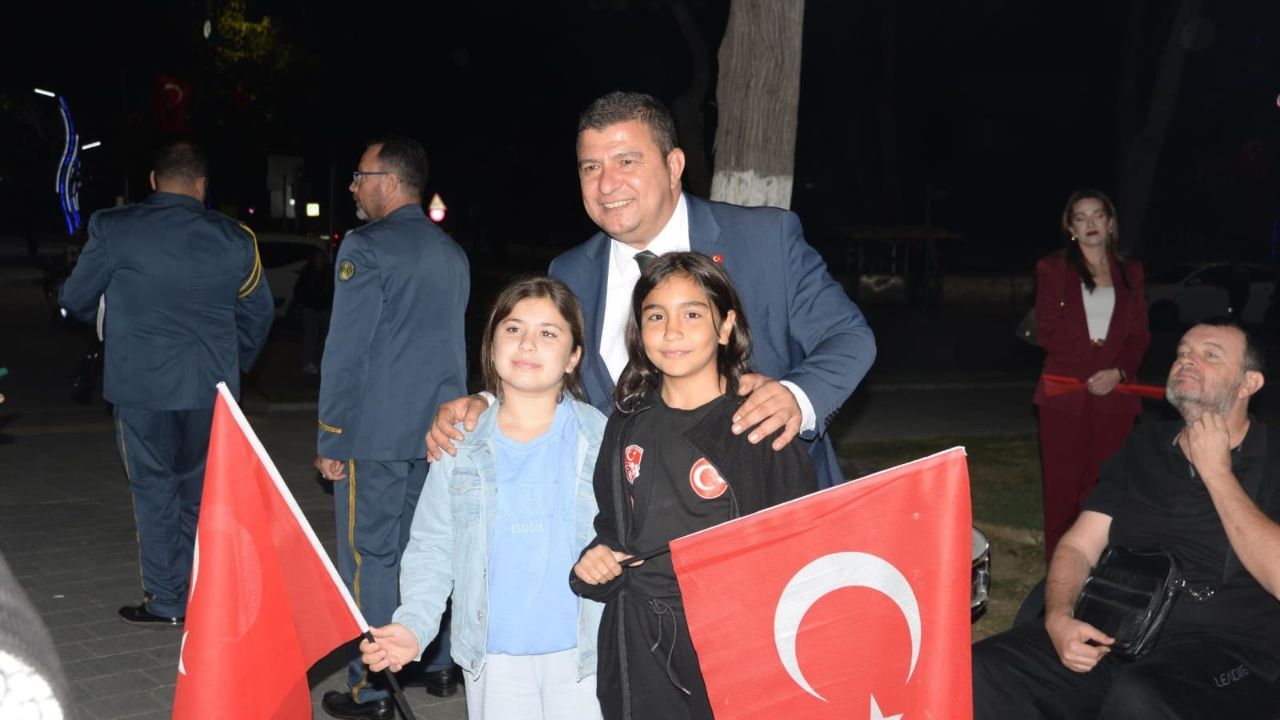 T İ R E7
