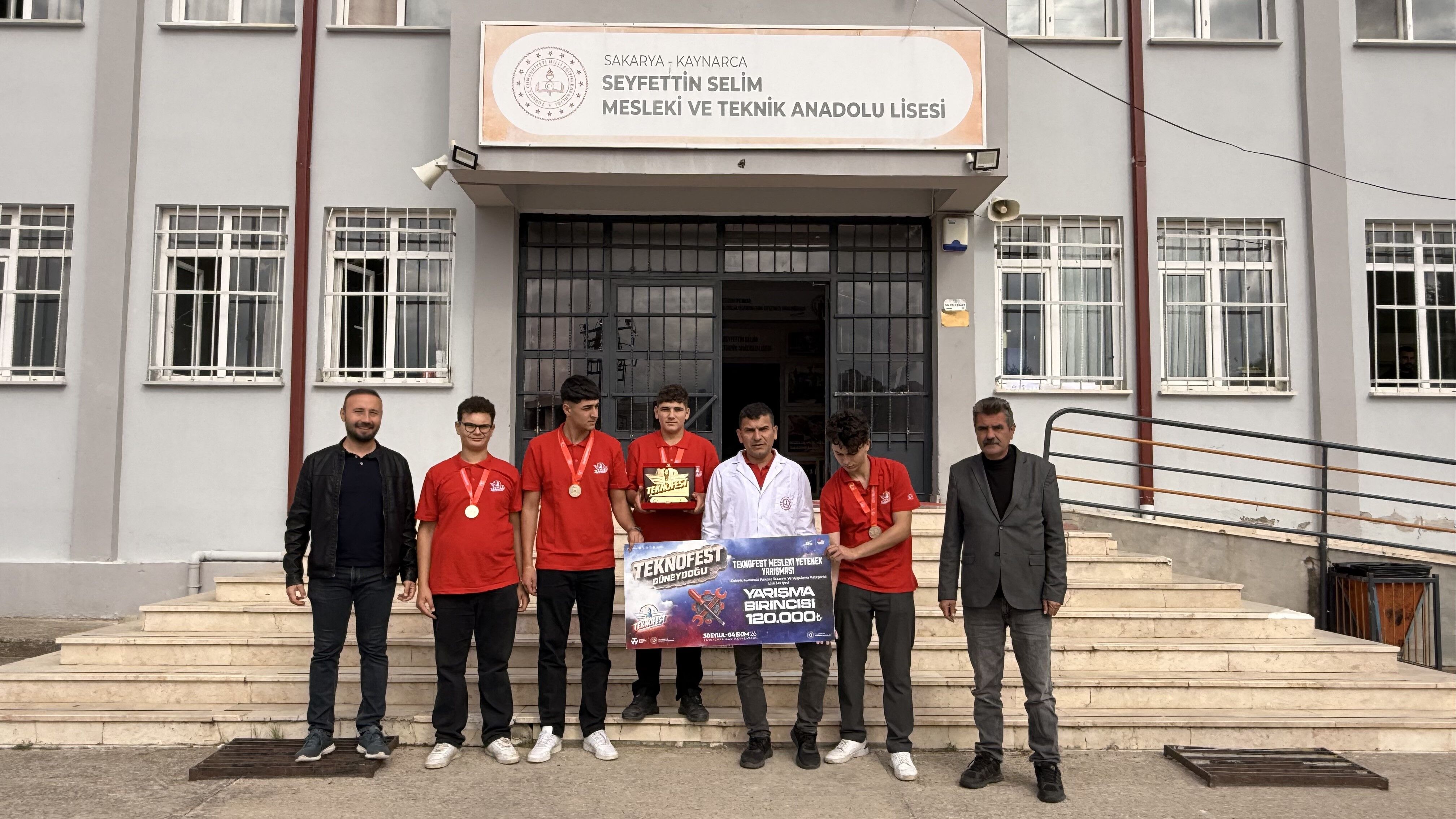 TEKNOFEST şampiyonluğu! Rakiplerin çalıştıramadığı devreyi tek denemede başardılar