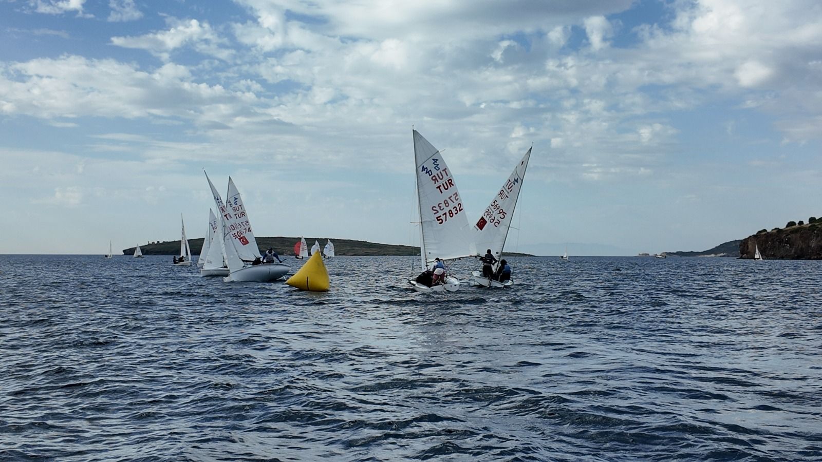 Tyf Yelken Ligi'nde Ilk Start Foça'da Verildi! 54 Ekip, 108 Sporcu Yarışıyor (1)